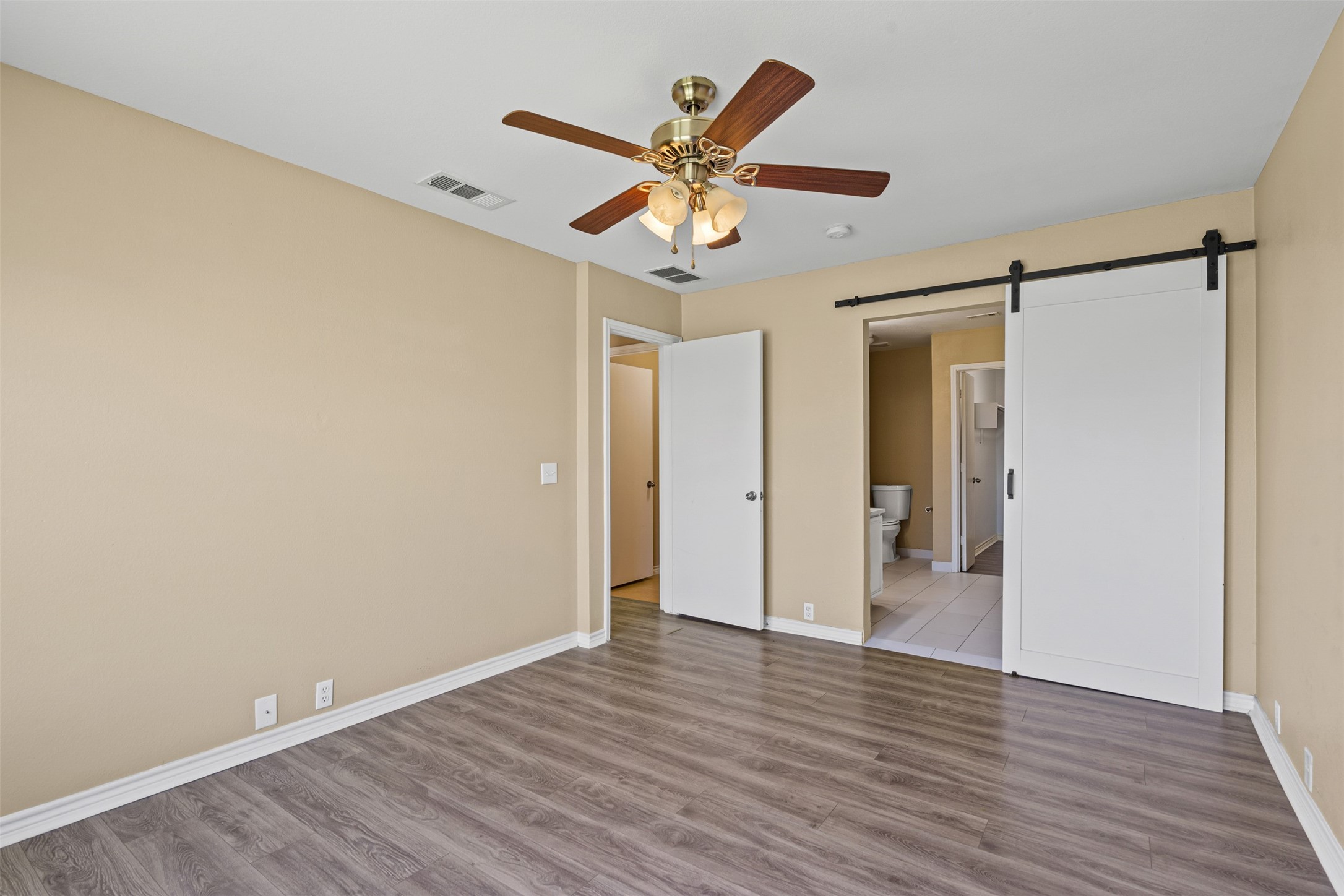 9113 Chisholm Trail
