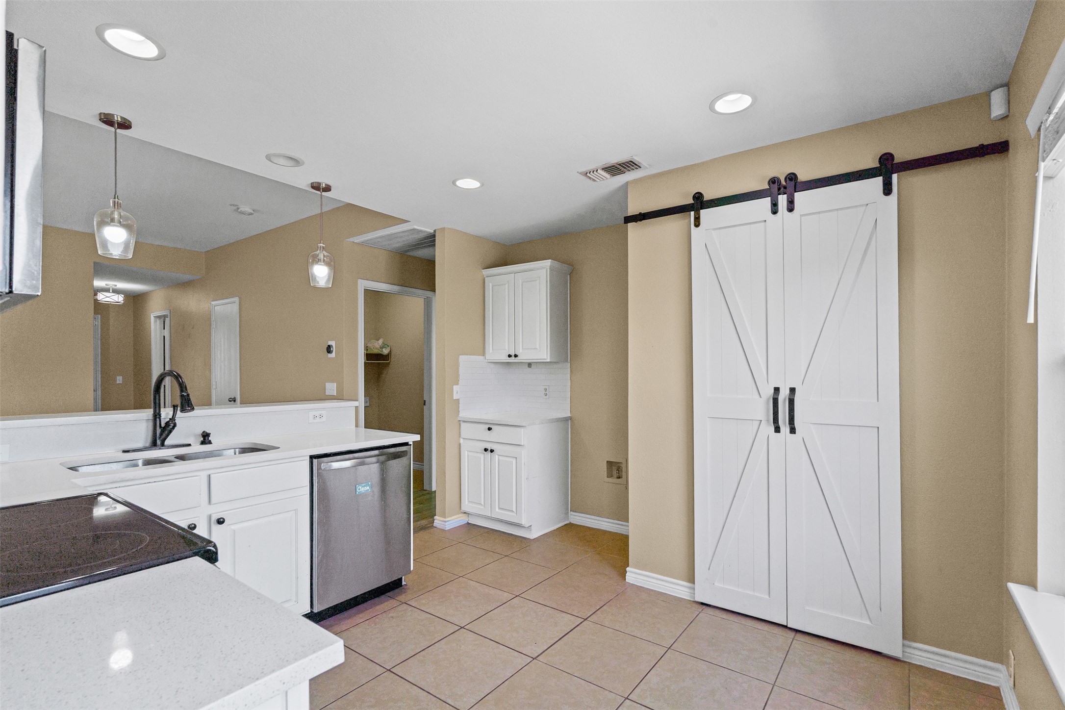 9113 Chisholm Trail