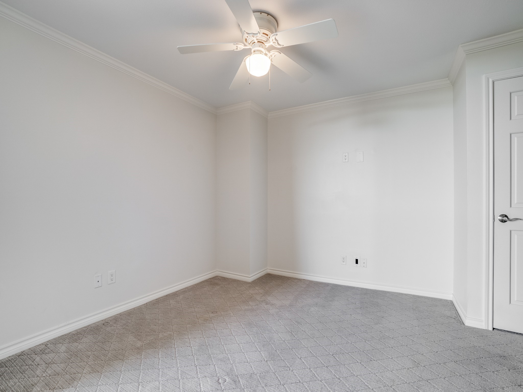 5909 Luther Lane 1106