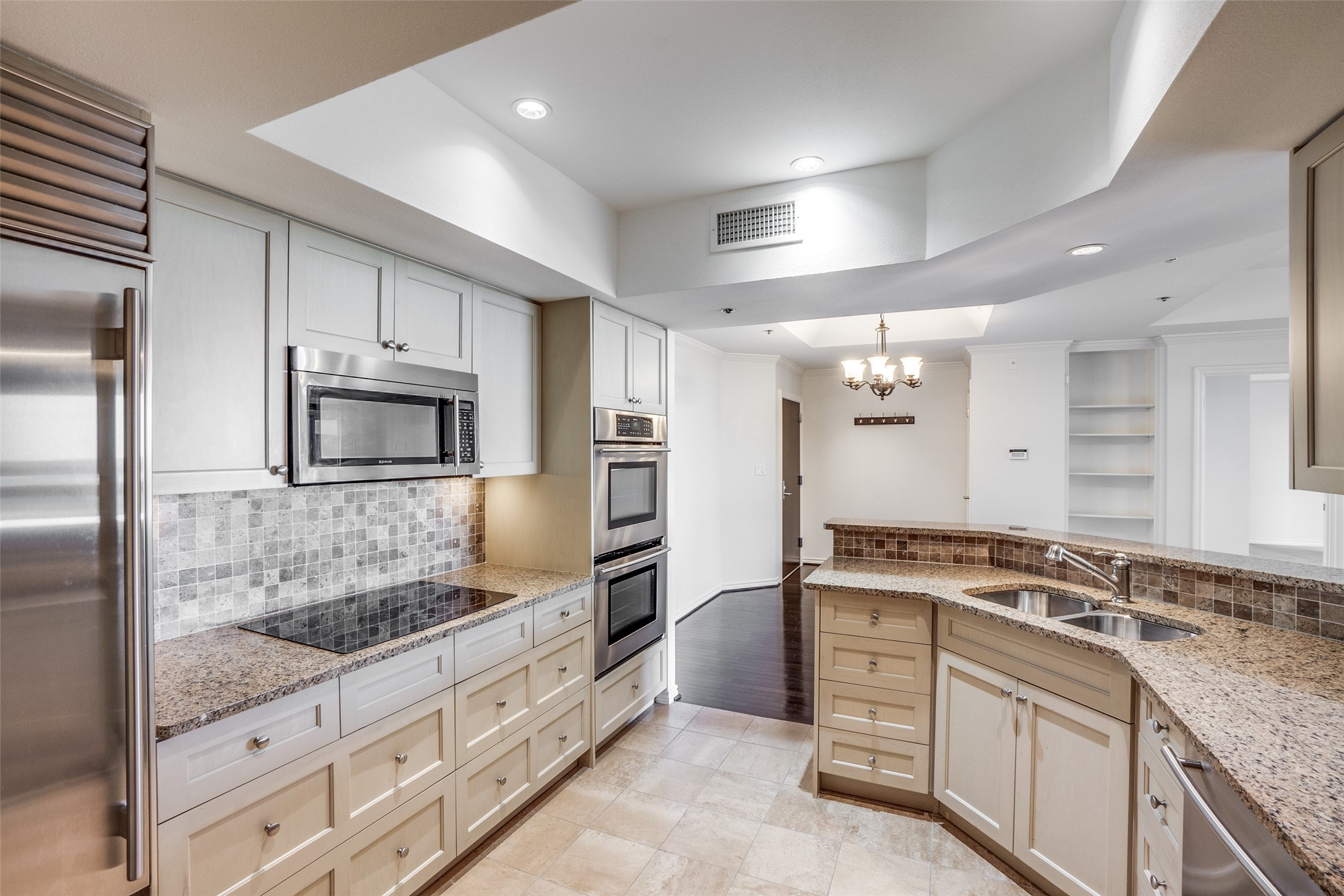 5909 Luther Lane 1106