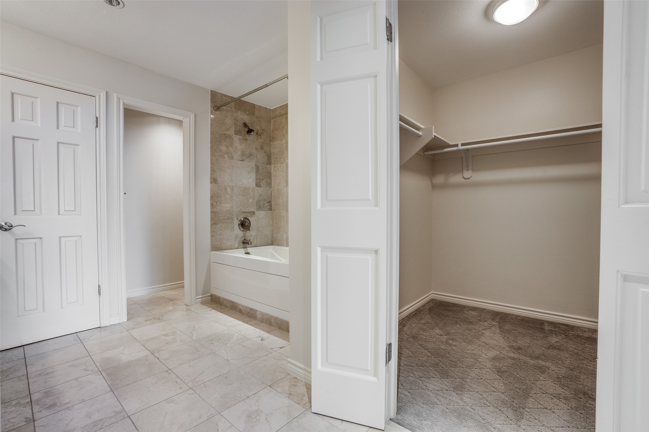 5909 Luther Lane 1106