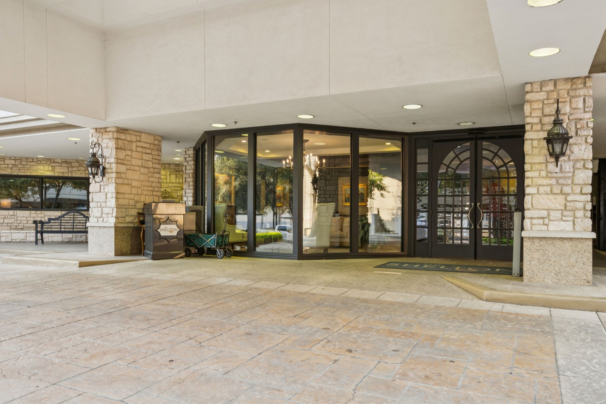 5909 Luther Lane 1106