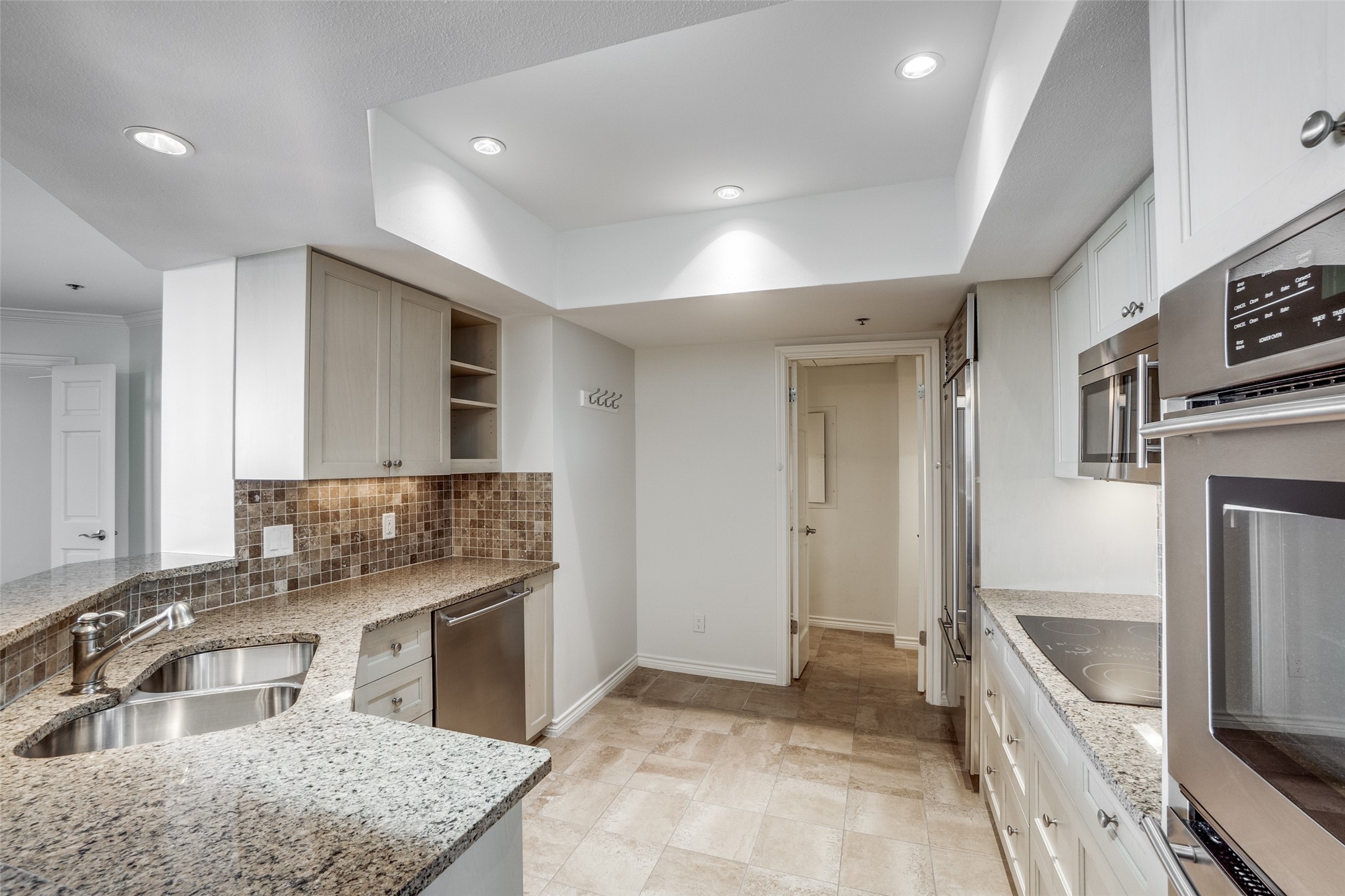 5909 Luther Lane 1106