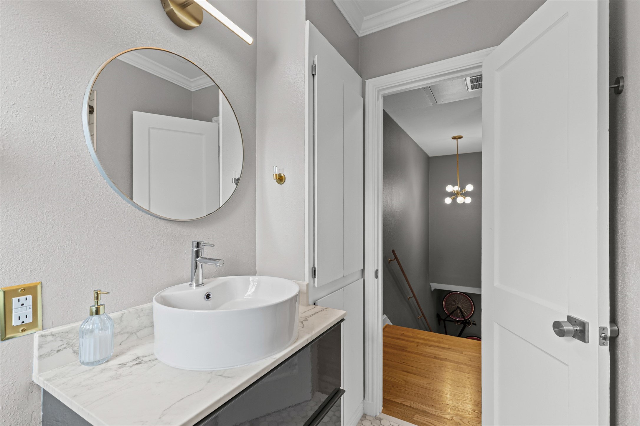 6410 Bordeaux Avenue