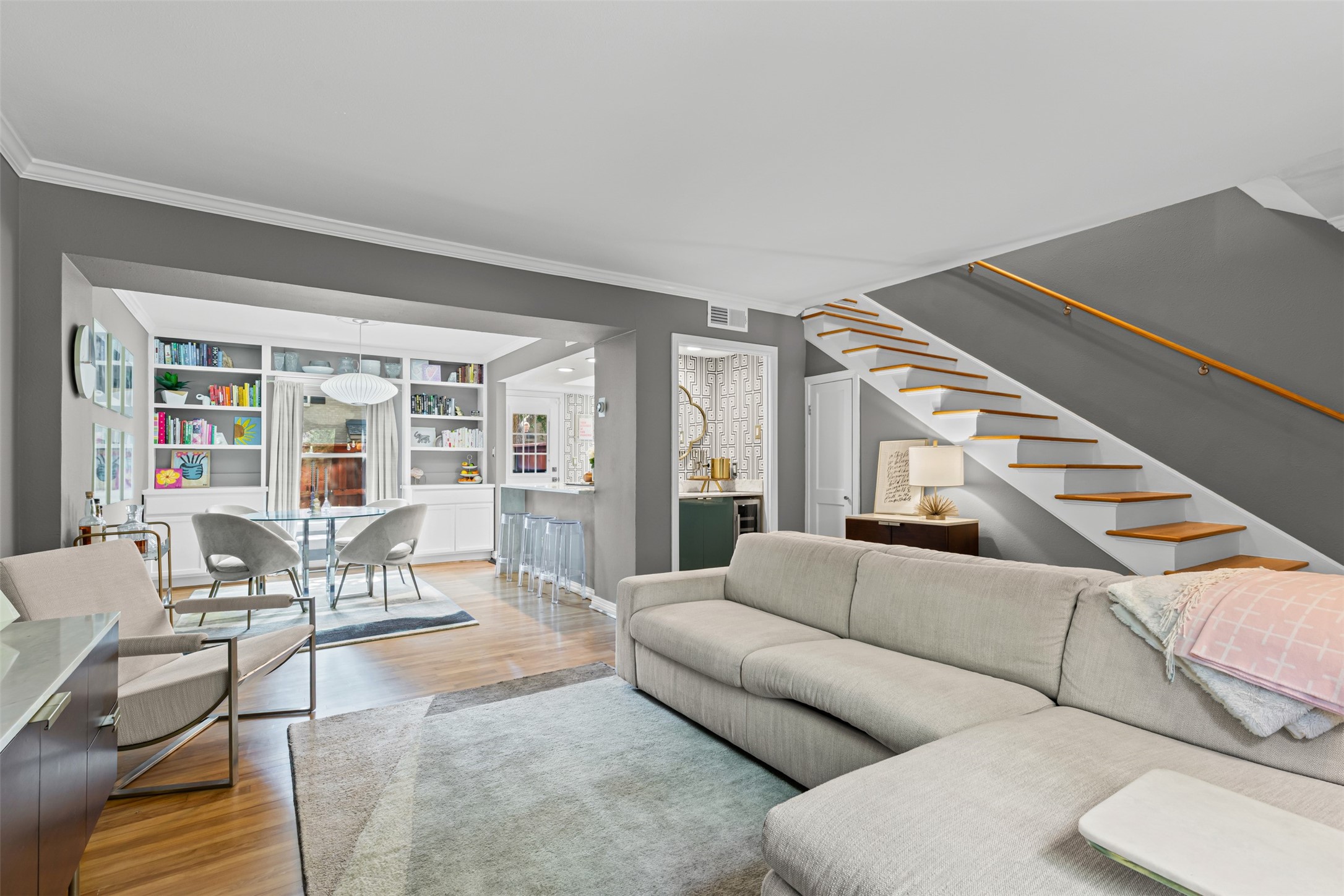 6410 Bordeaux Avenue