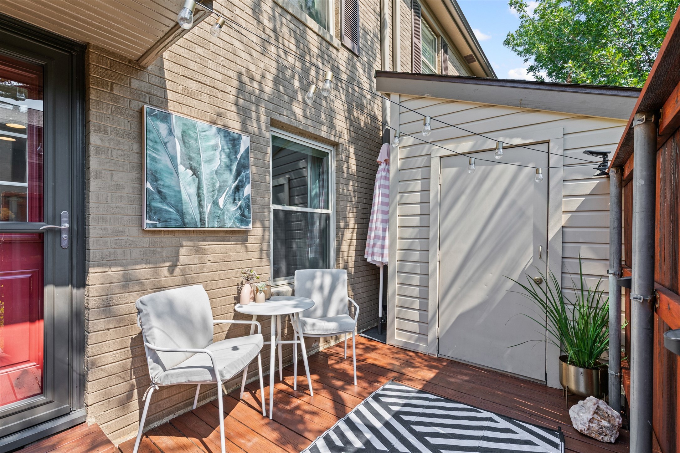 6410 Bordeaux Avenue