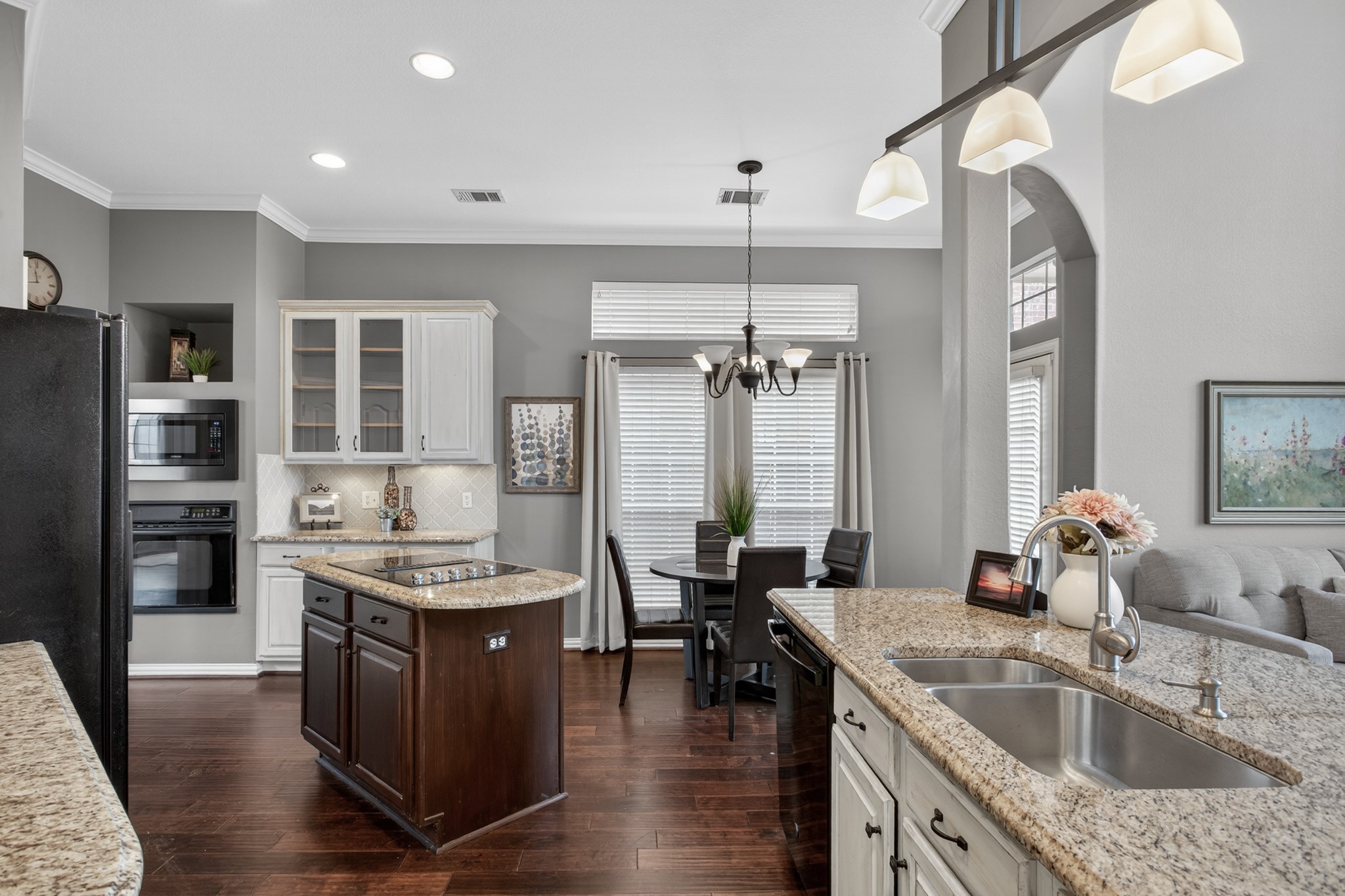 8615 Oak Valley Court