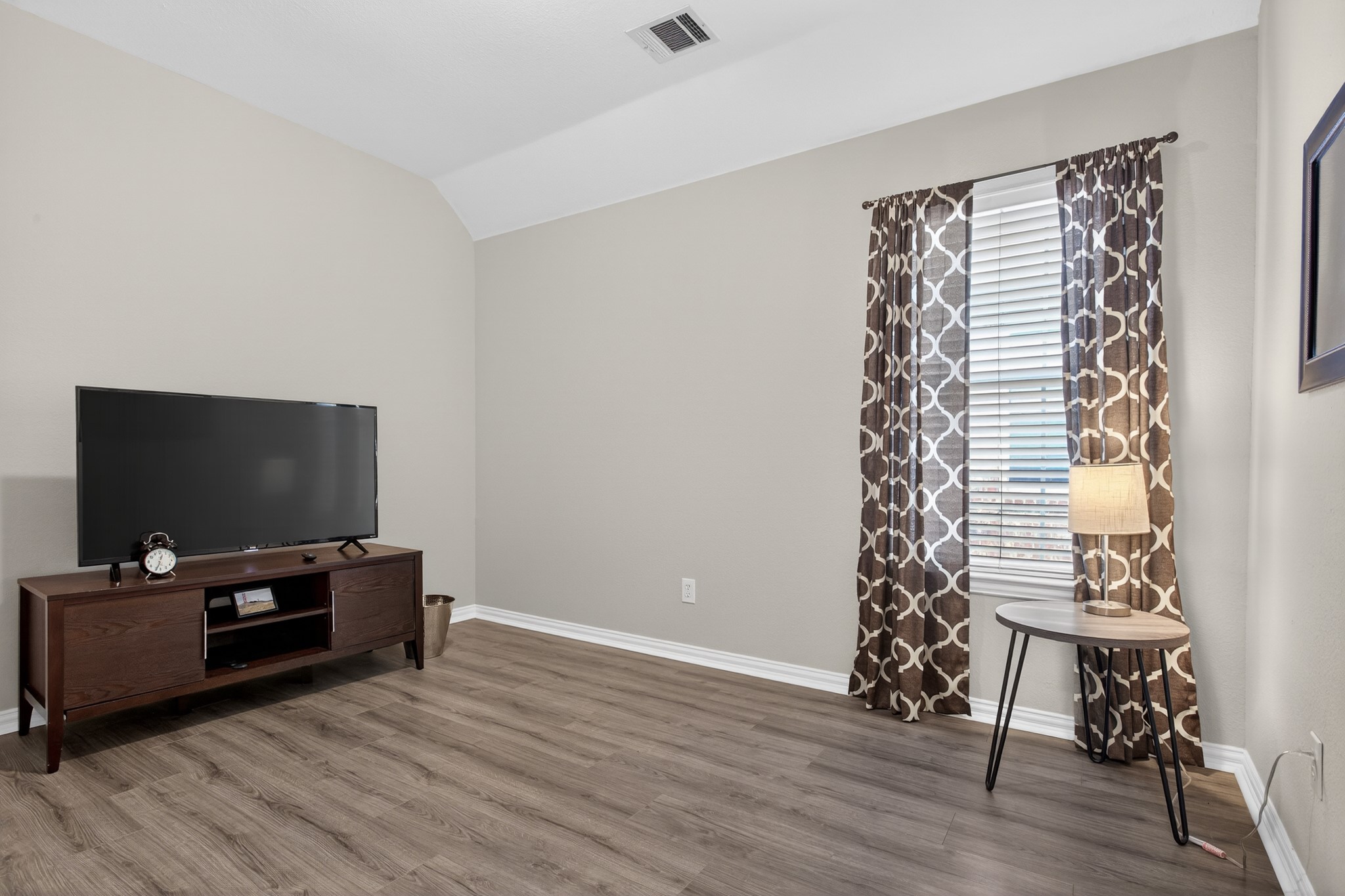 8615 Oak Valley Court