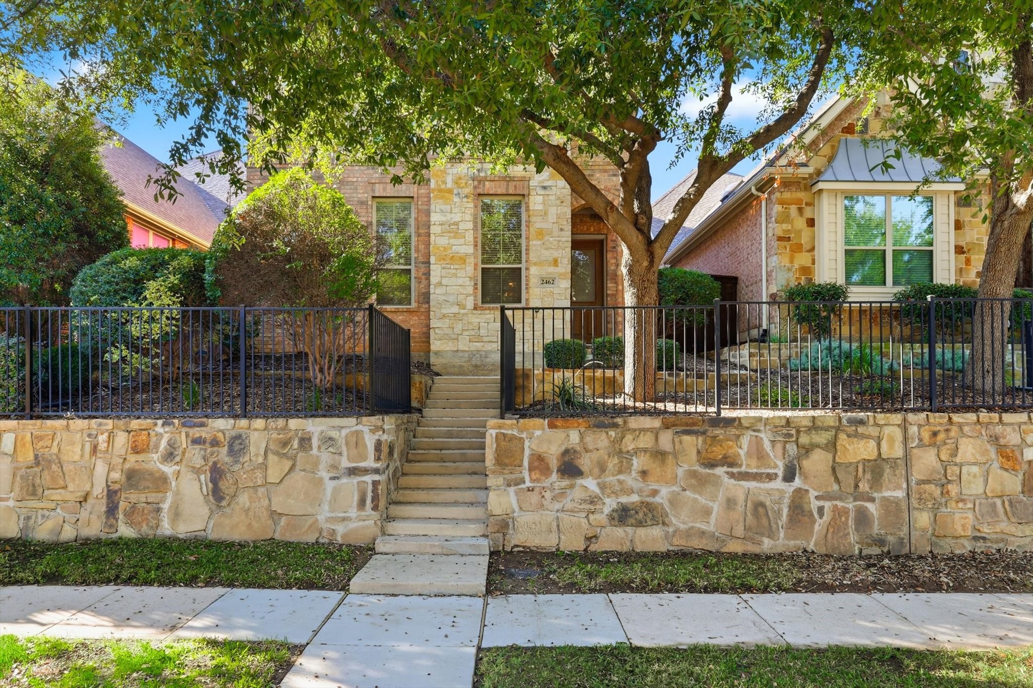 2462 Sunderland Lane