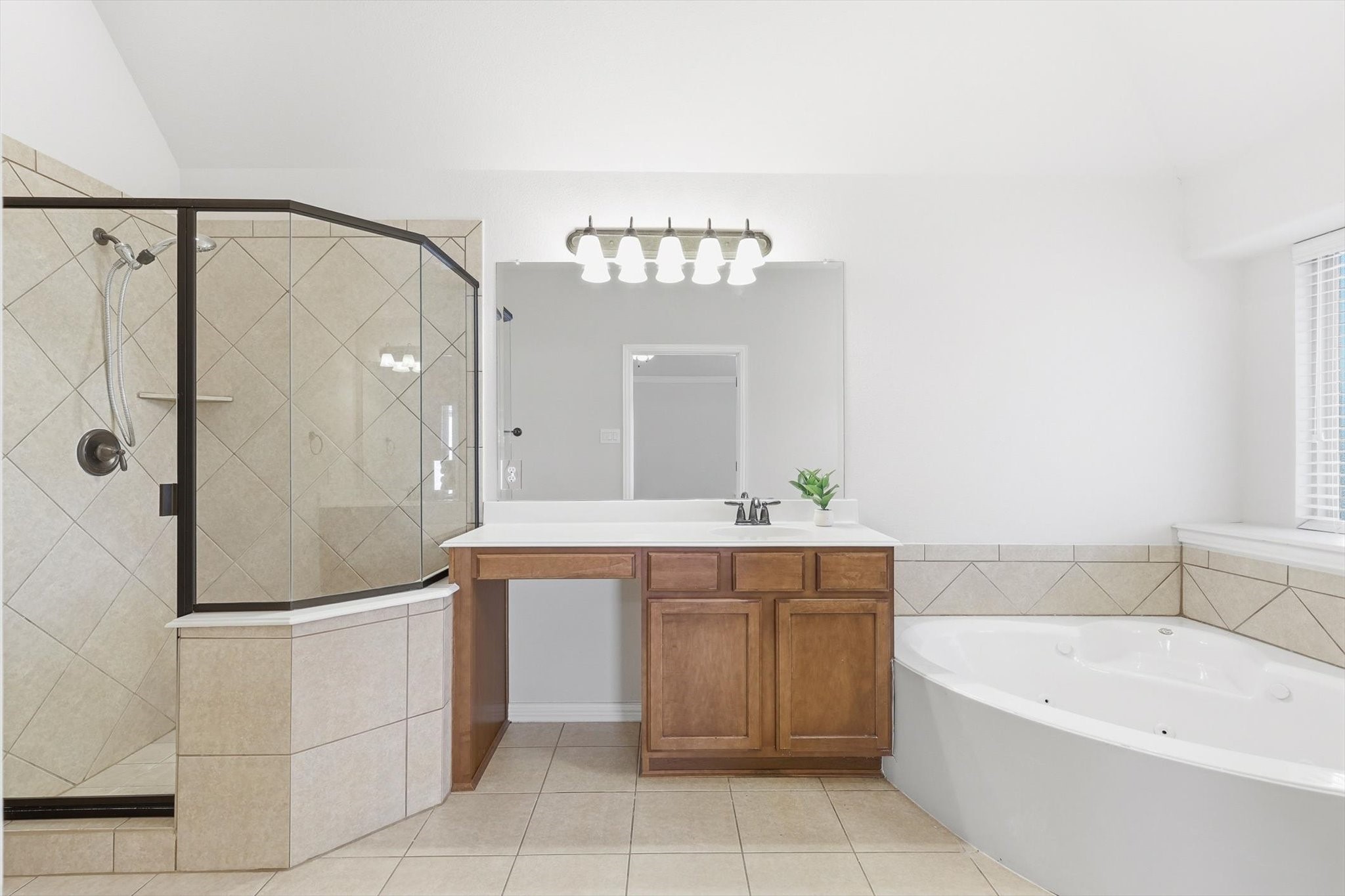 2462 Sunderland Lane