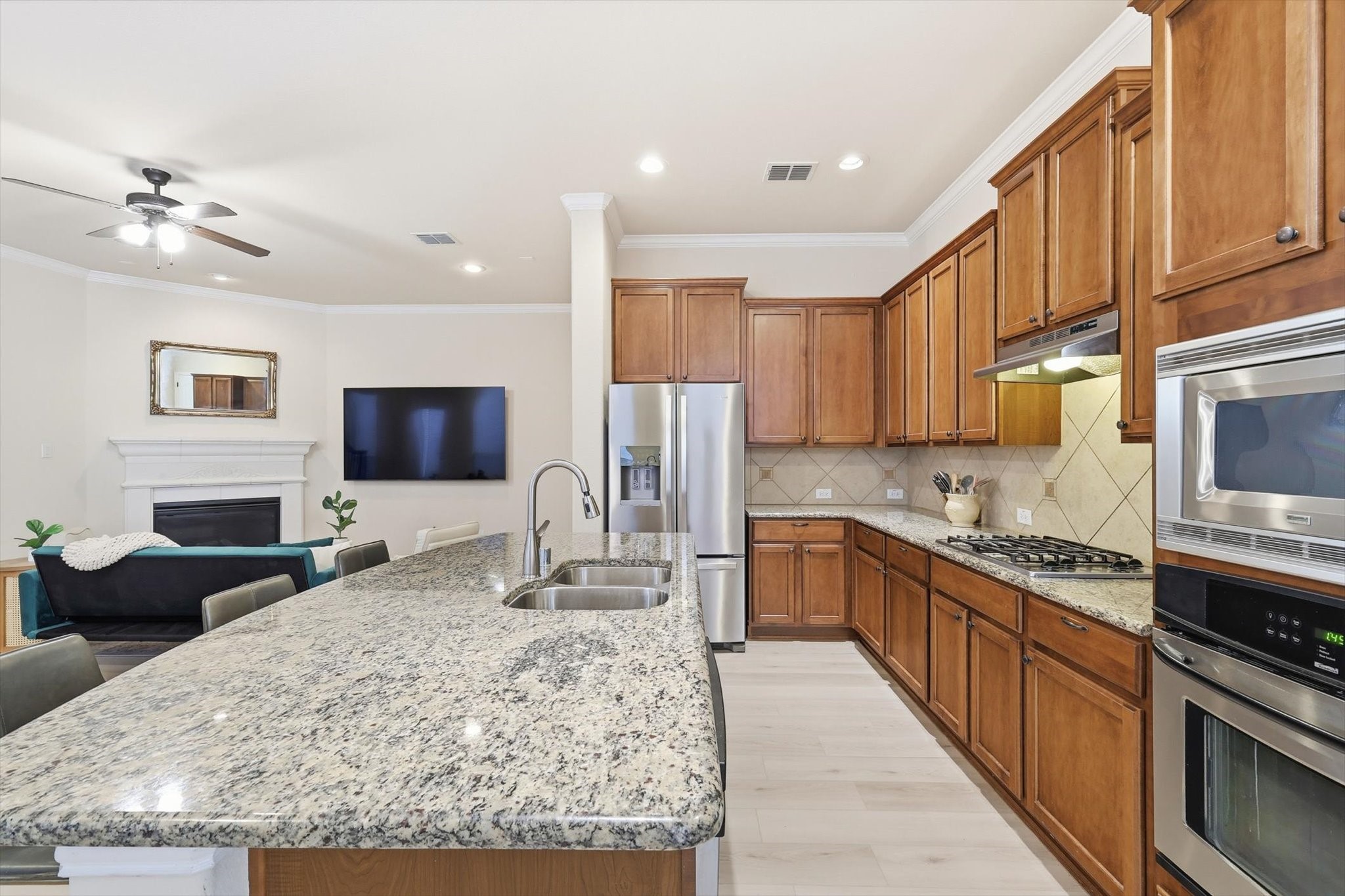 2462 Sunderland Lane