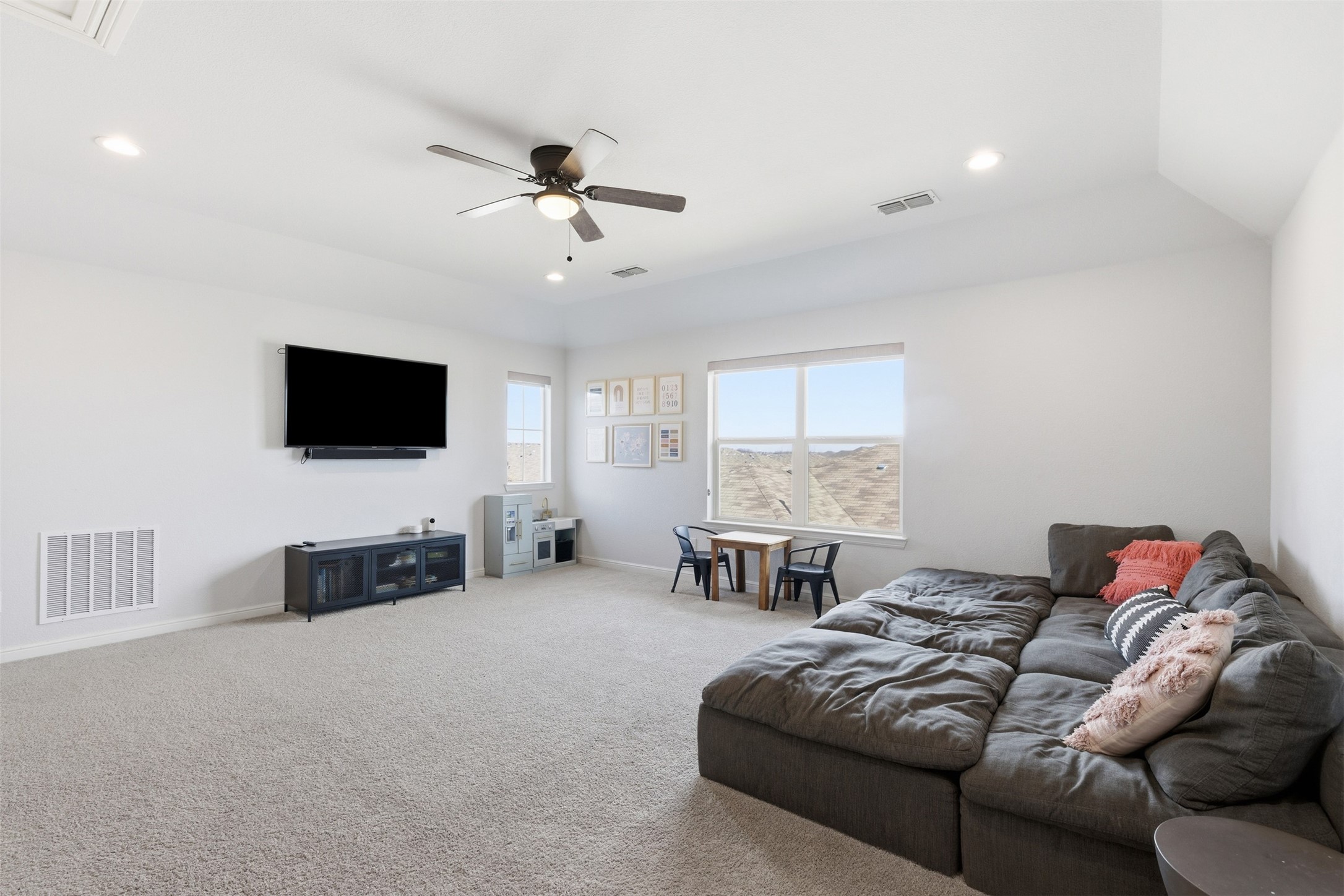 1109 Scotney Lane