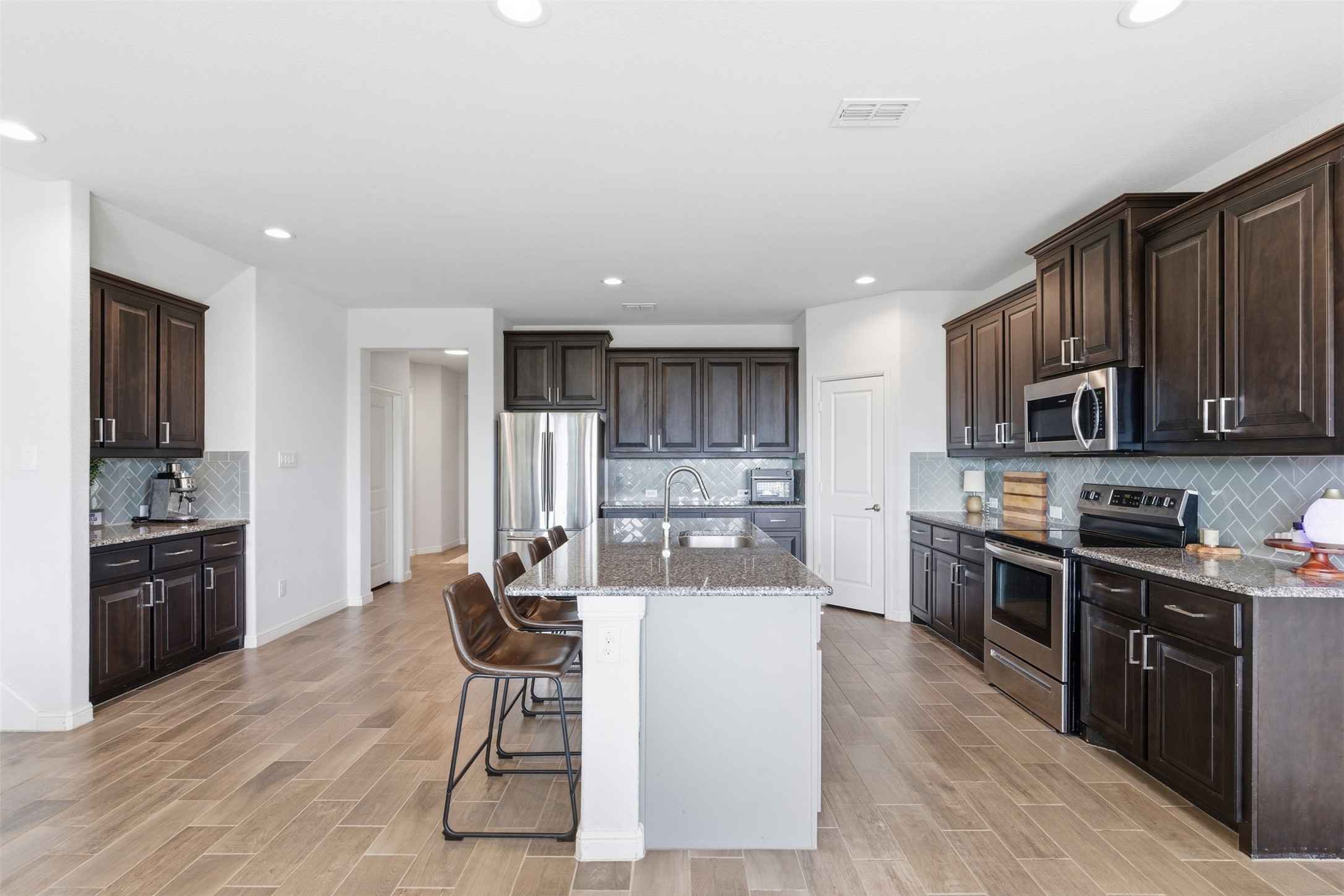 1109 Scotney Lane