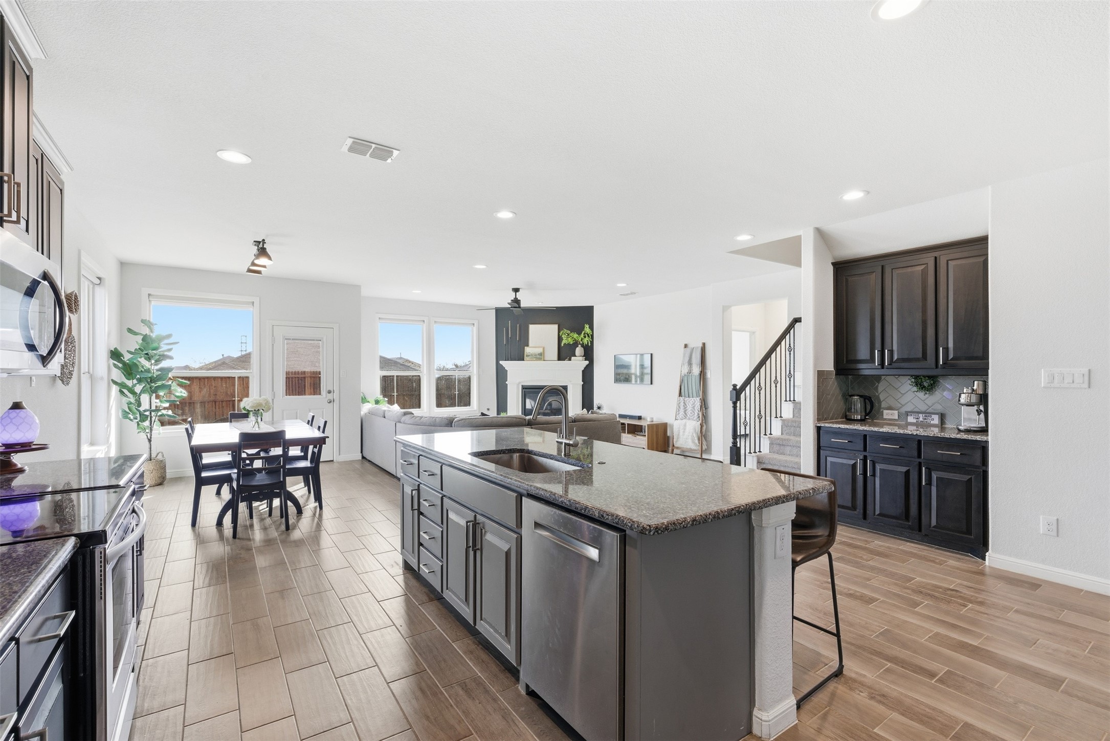 1109 Scotney Lane
