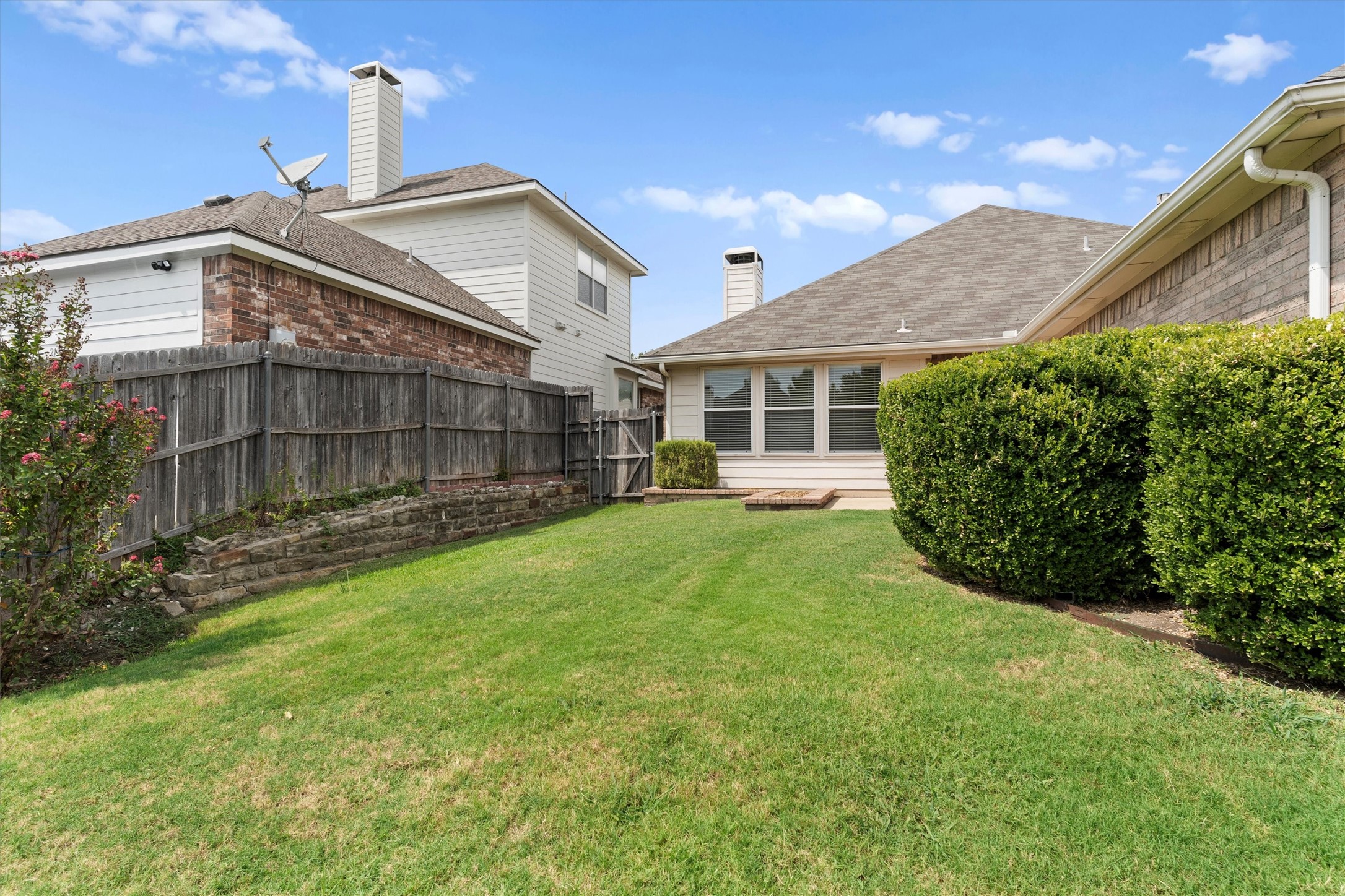 2185 Crestlake Drive