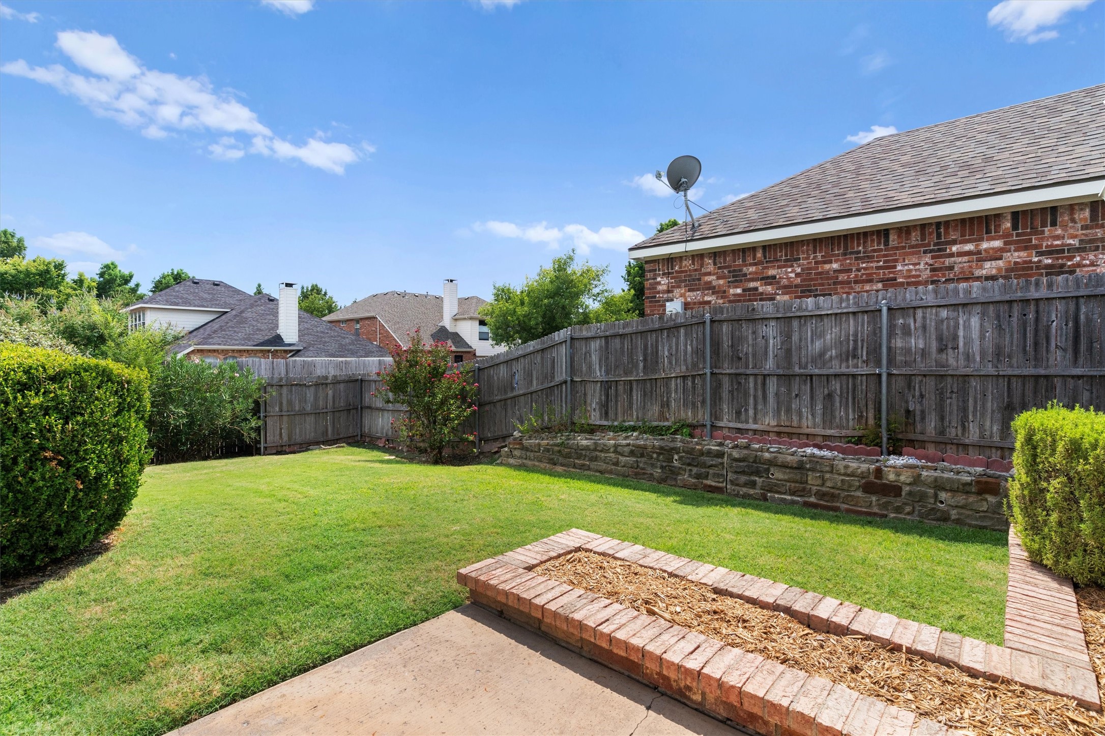2185 Crestlake Drive