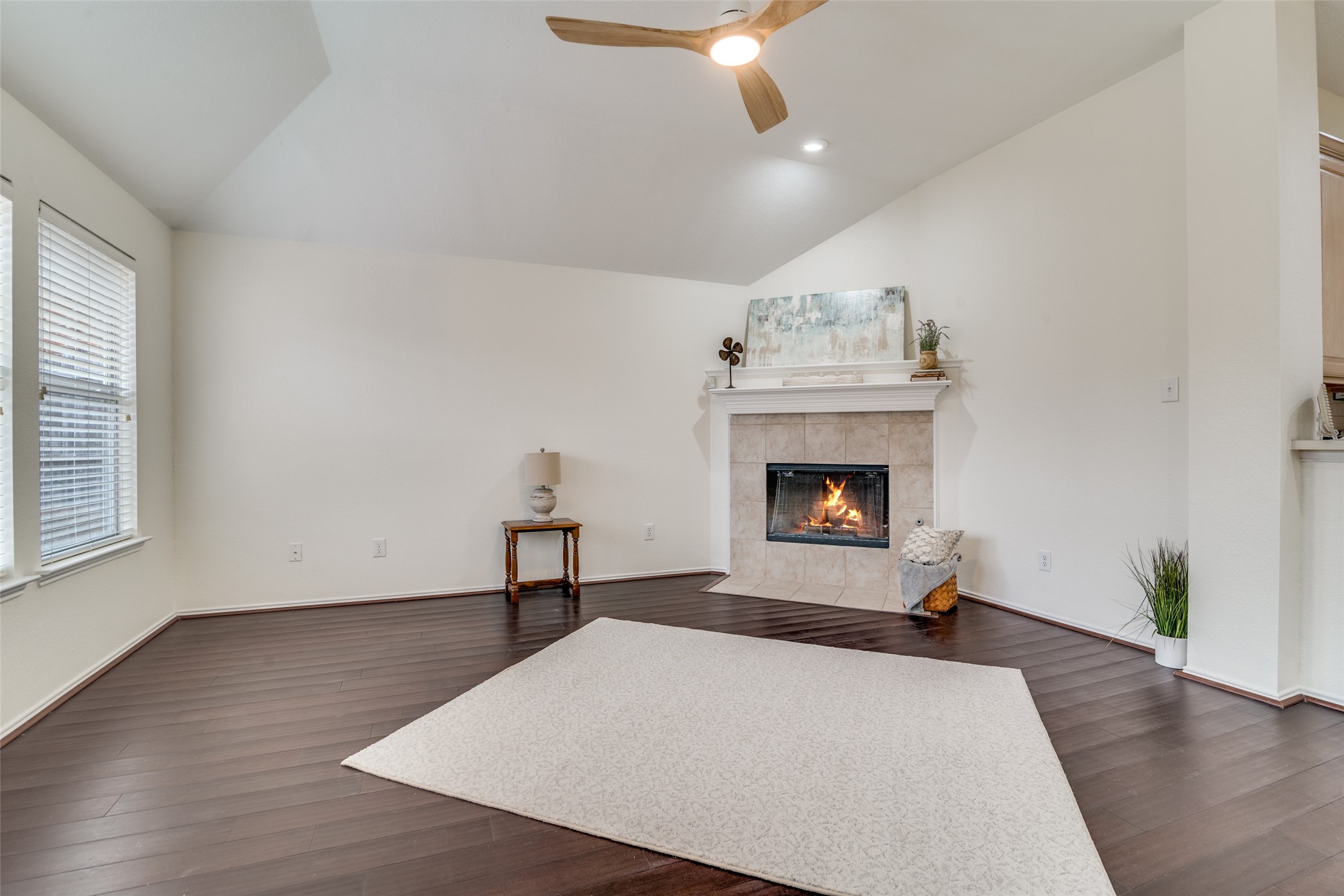 2185 Crestlake Drive