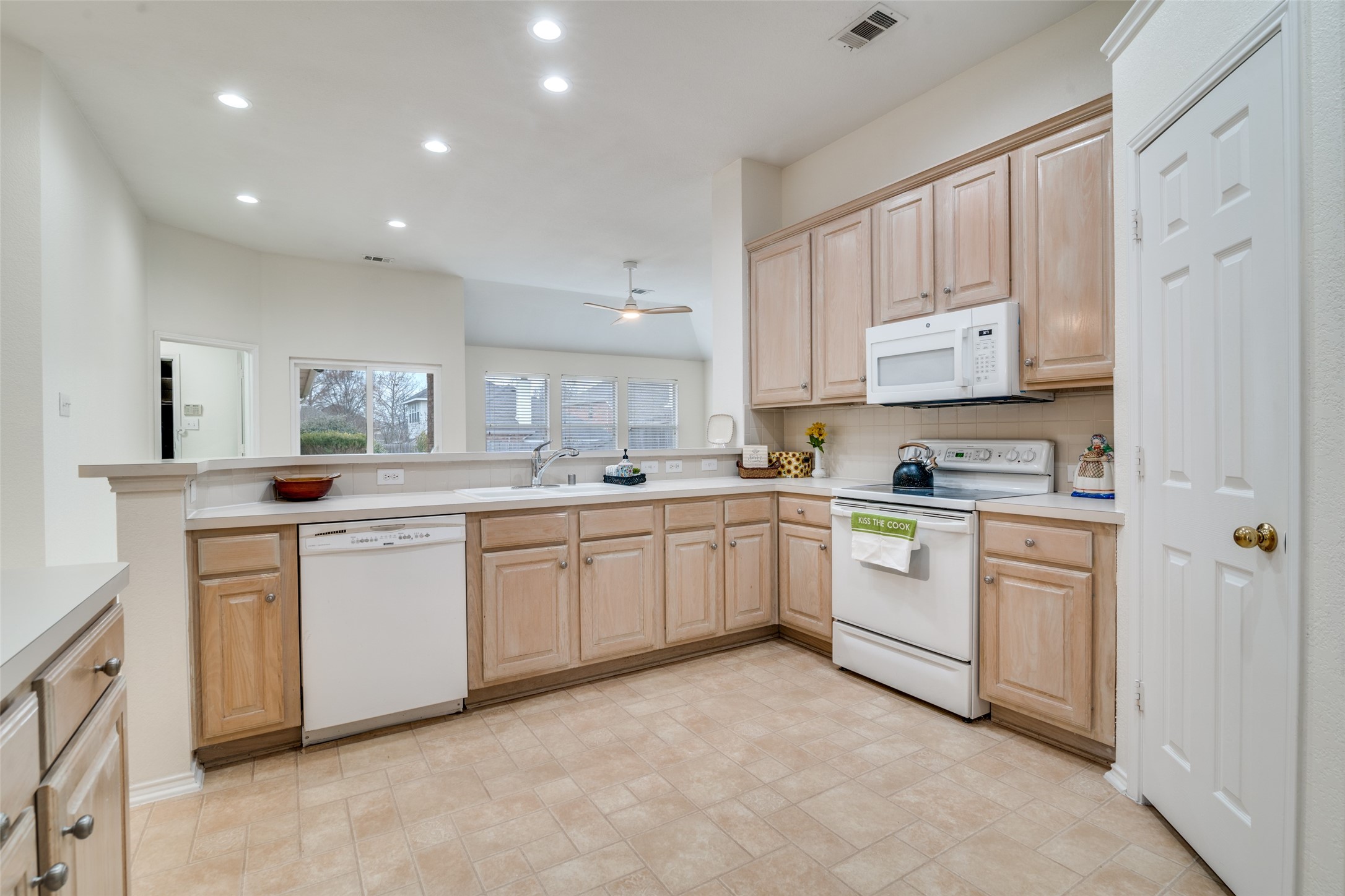 2185 Crestlake Drive