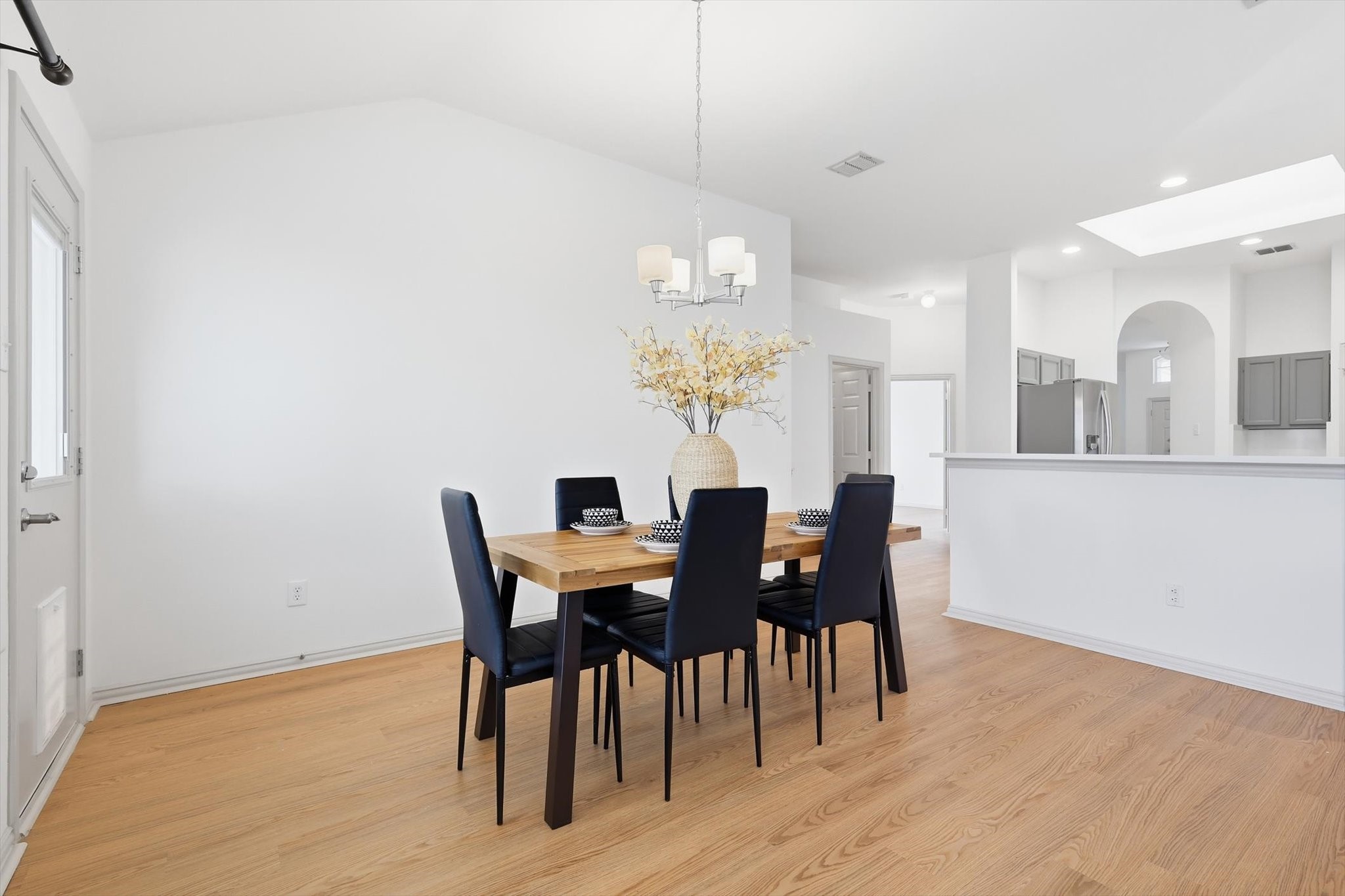 1233 Valley Oaks Drive