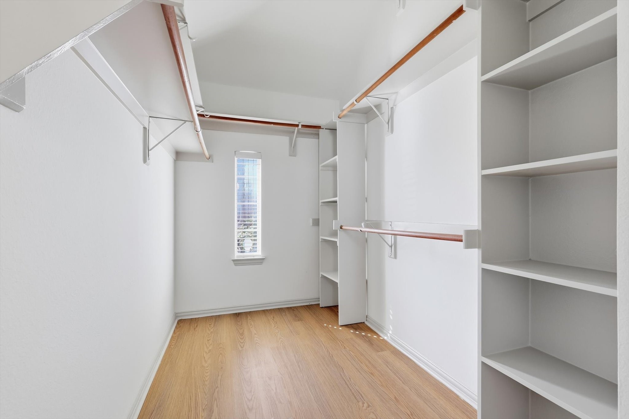 1233 Valley Oaks Drive