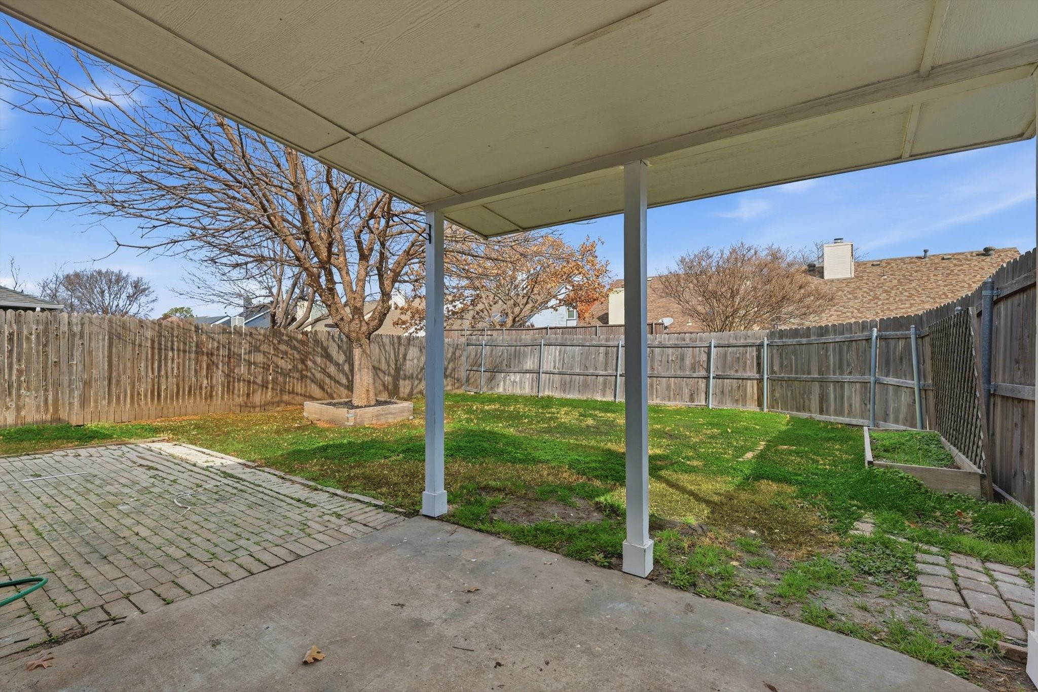 1233 Valley Oaks Drive