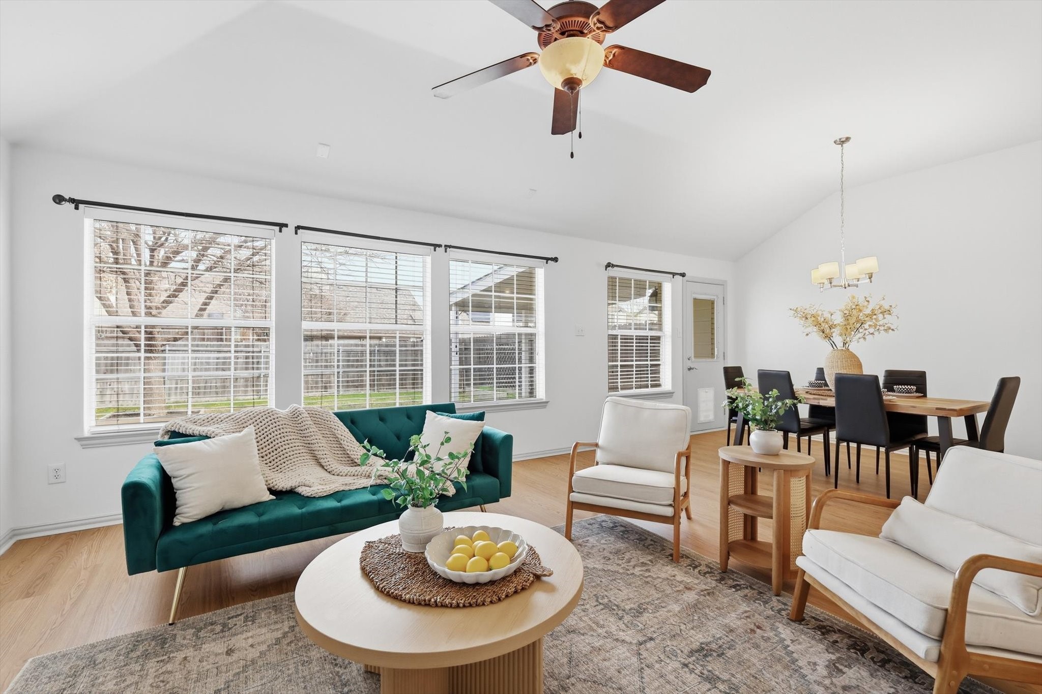 1233 Valley Oaks Drive