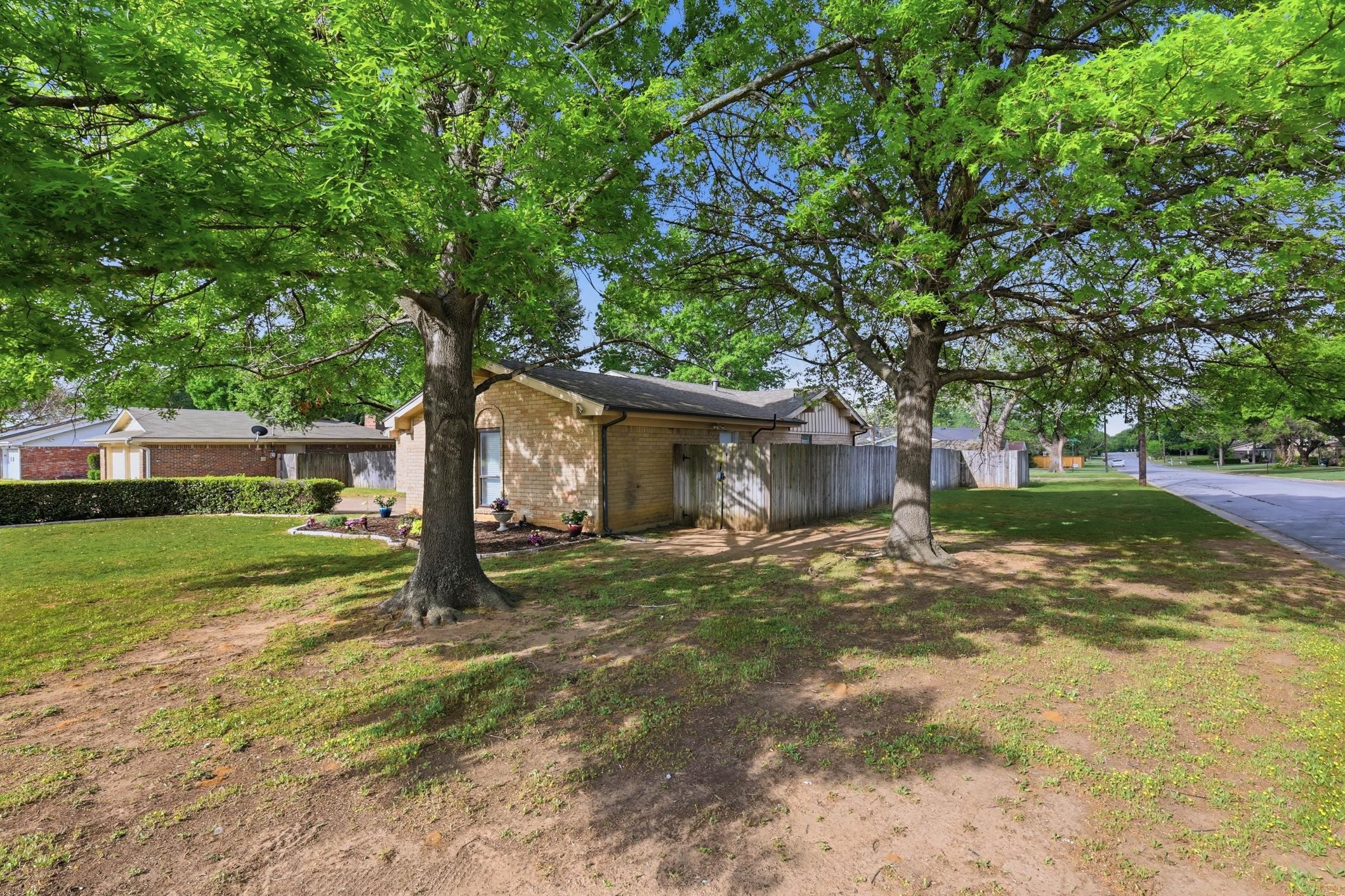 1917 Hurstview Drive