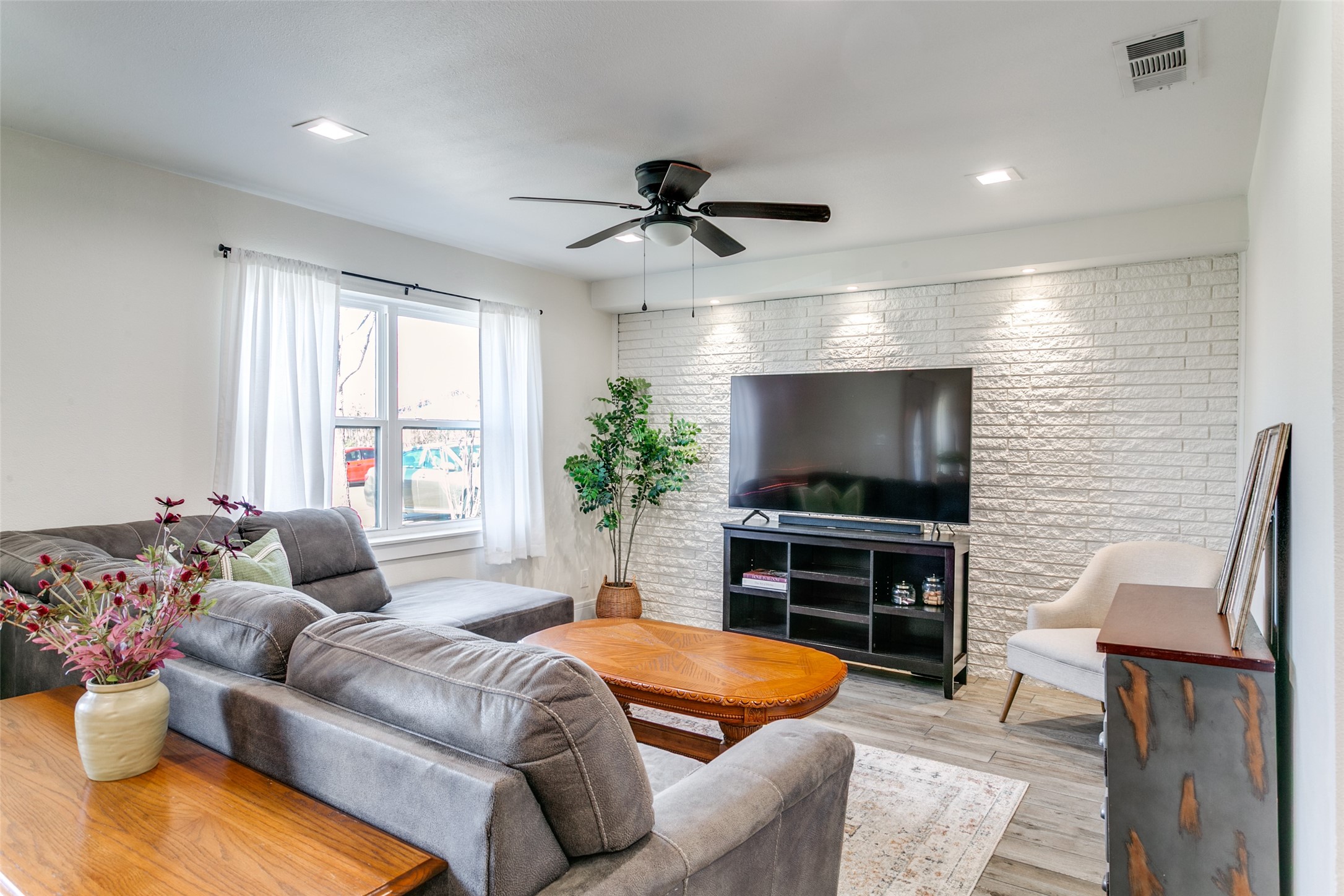 1114 Osceola Trail