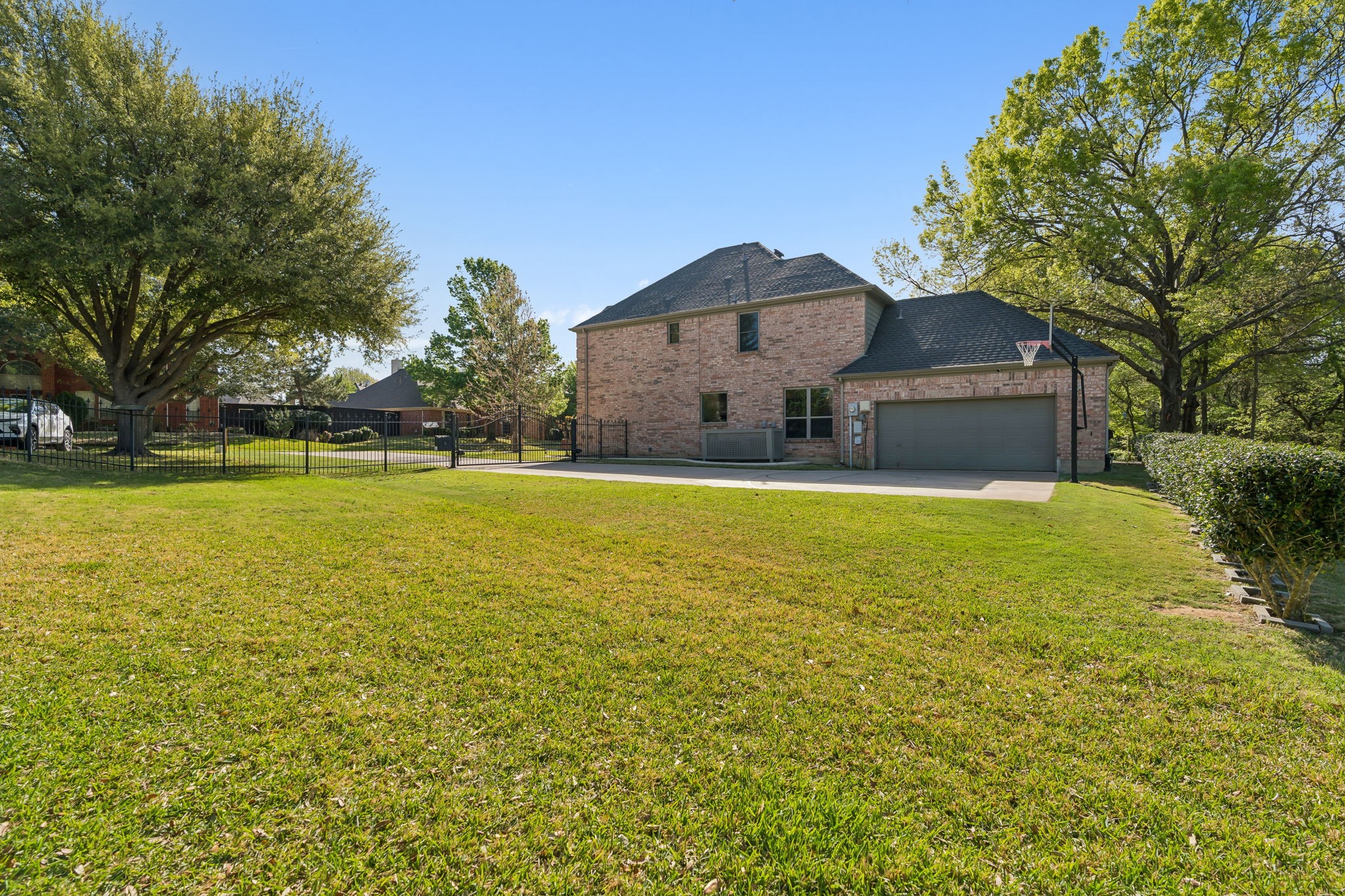 1717 Shadywood Lane