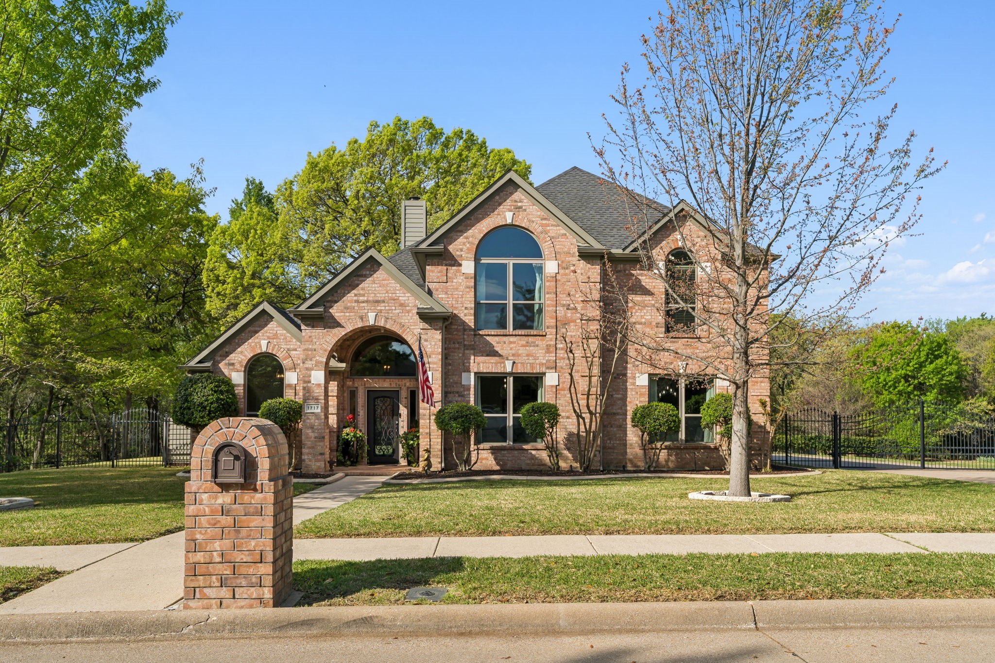1717 Shadywood Lane