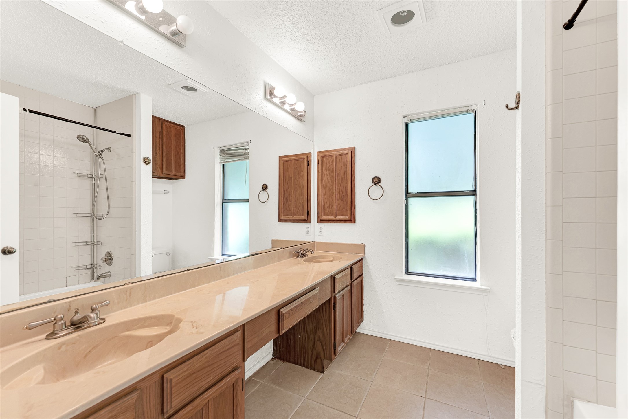 4106 Whitman Lane