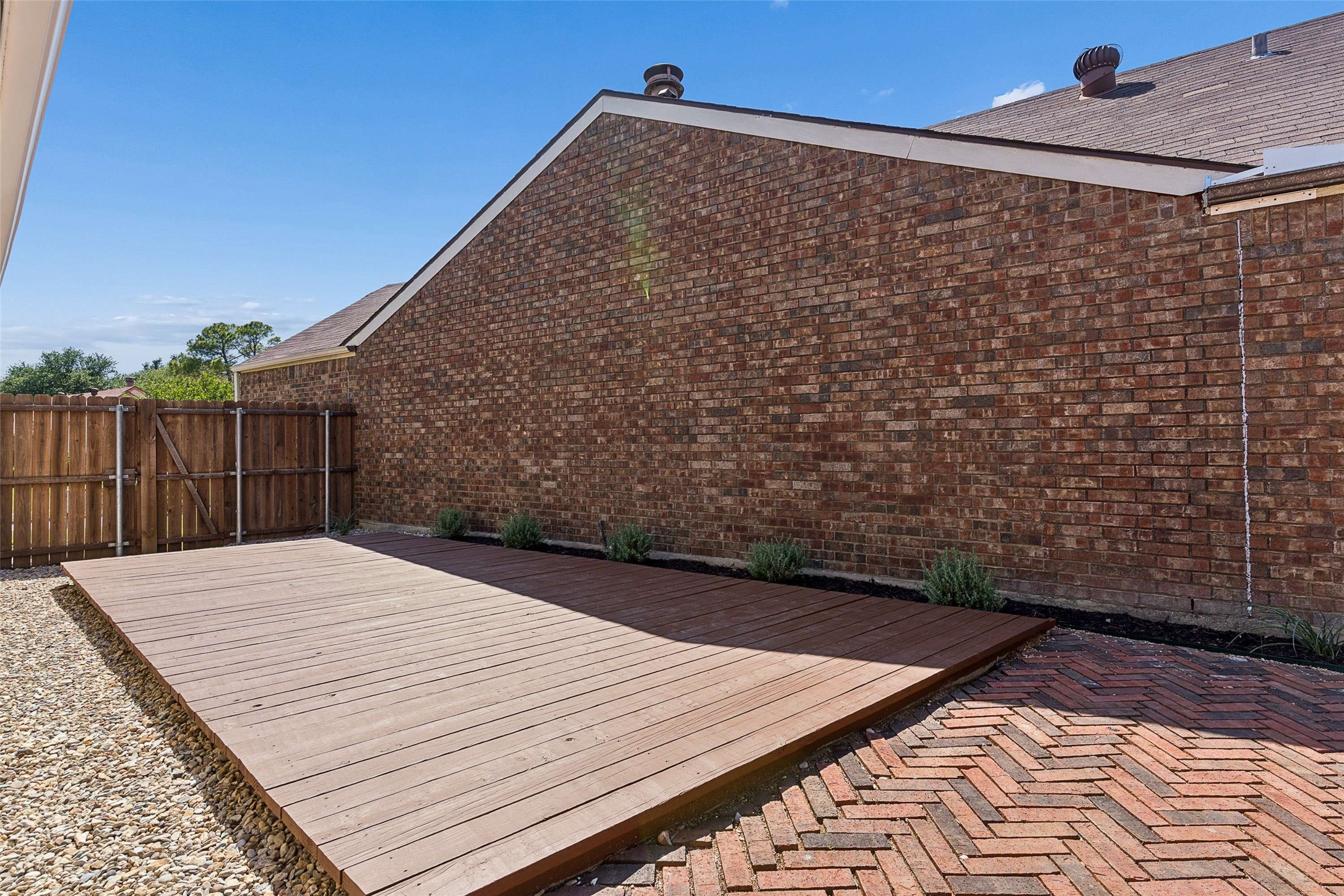 213 Teakwood Lane