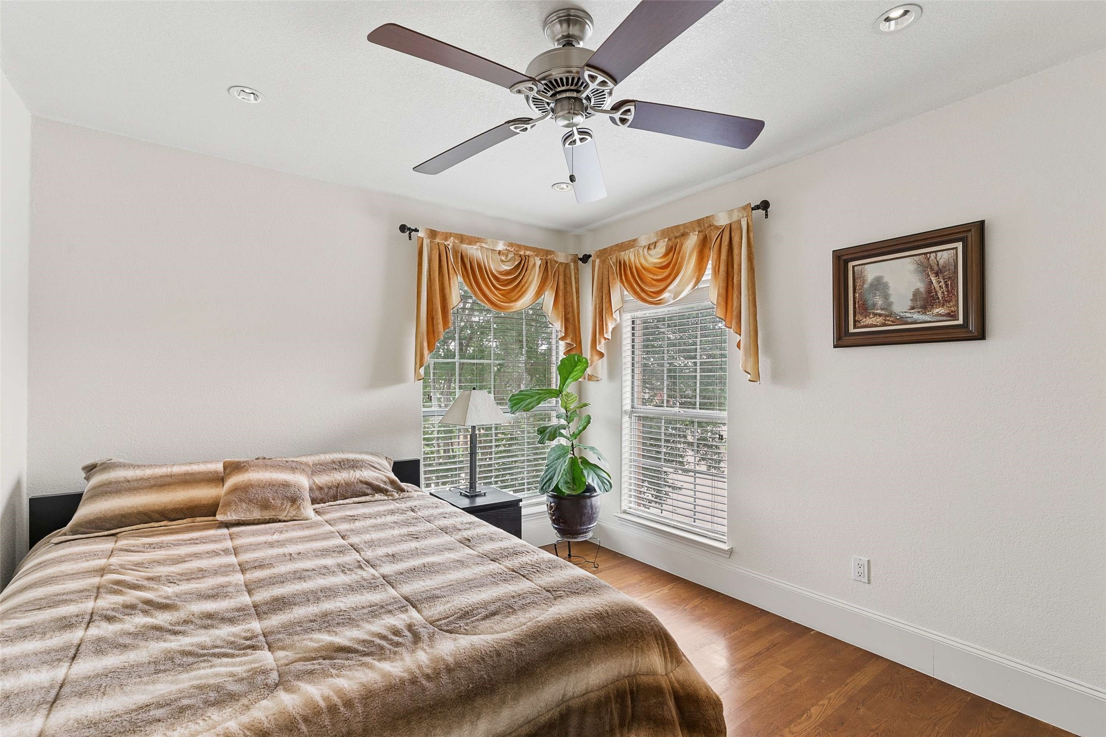 672 Raintree Circle
