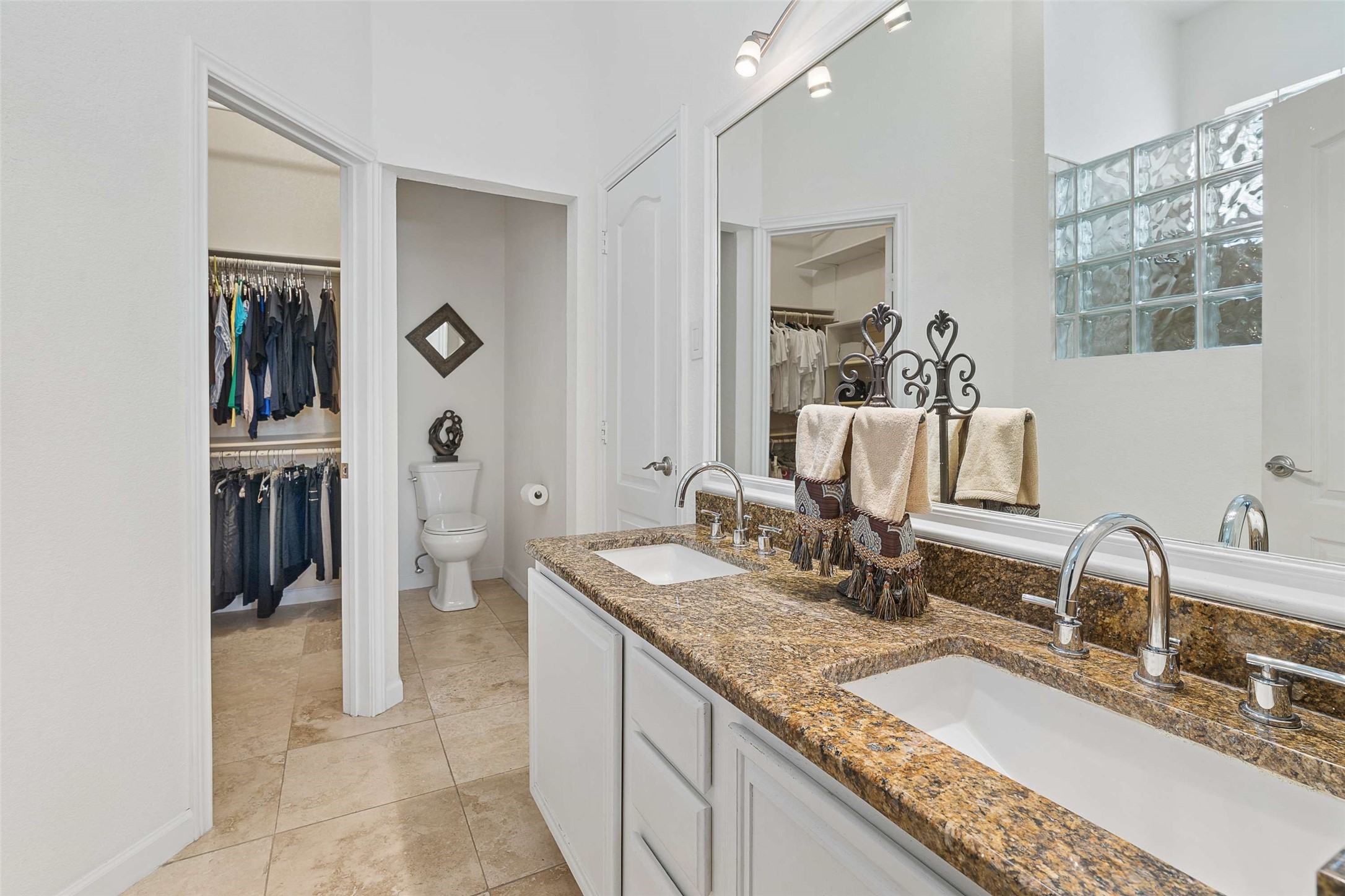 672 Raintree Circle