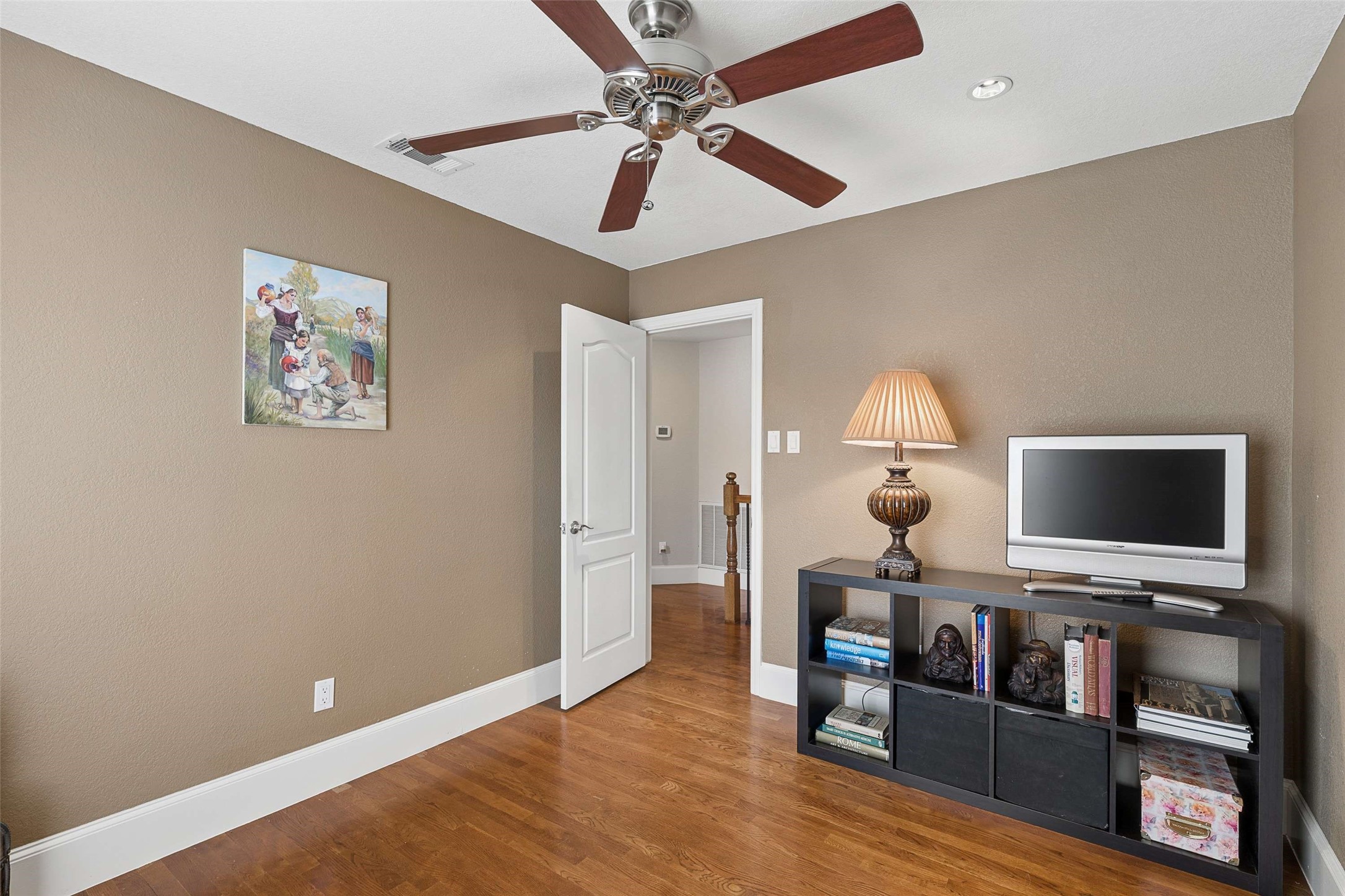 672 Raintree Circle