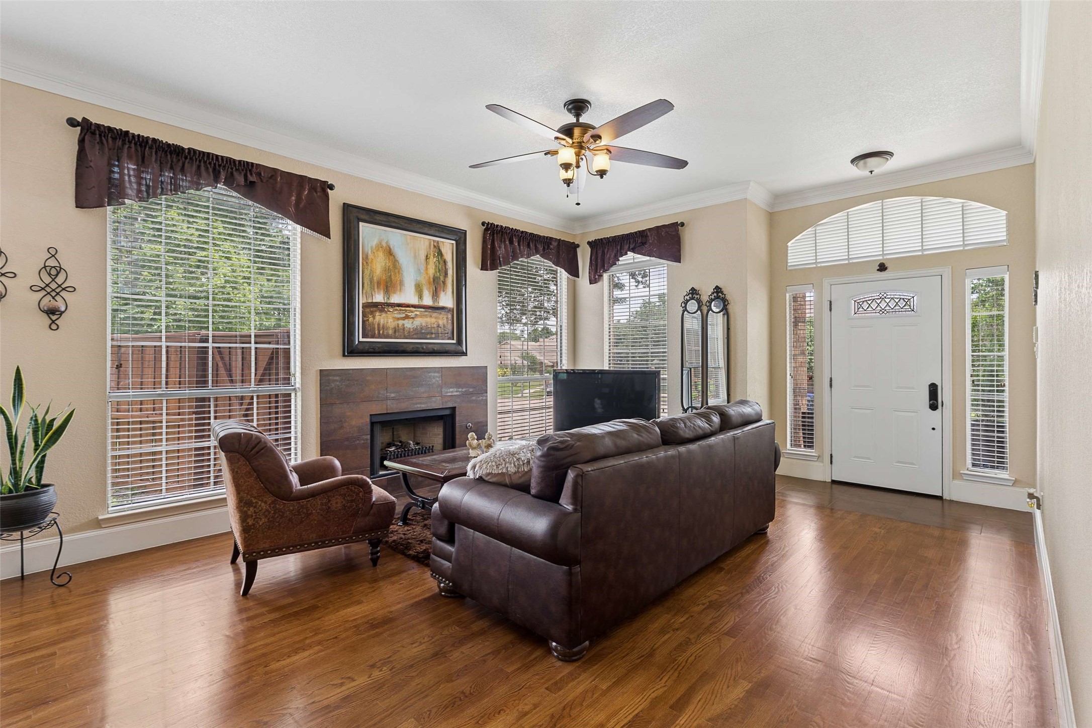 672 Raintree Circle
