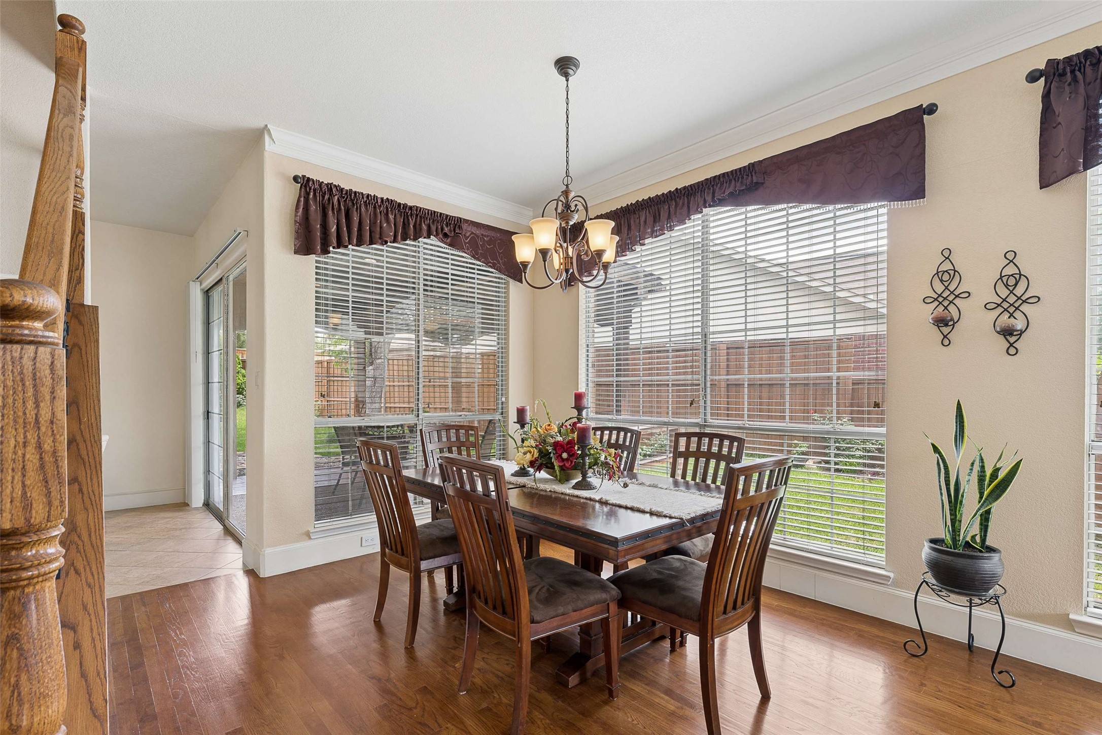 672 Raintree Circle