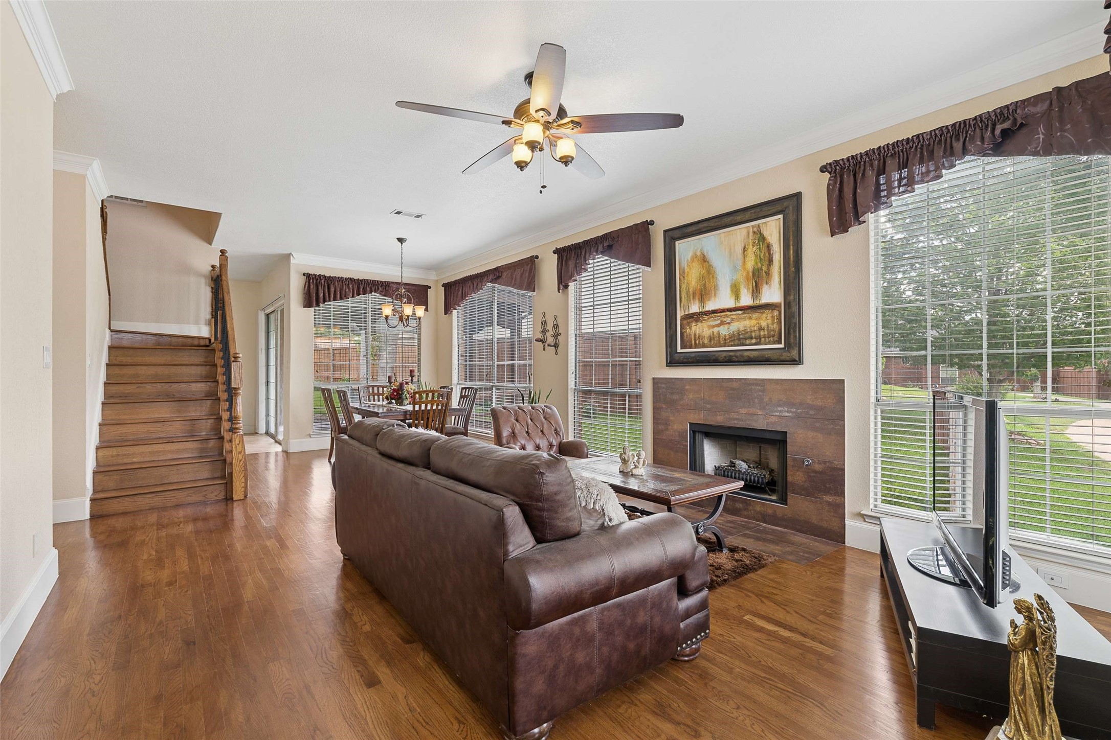 672 Raintree Circle