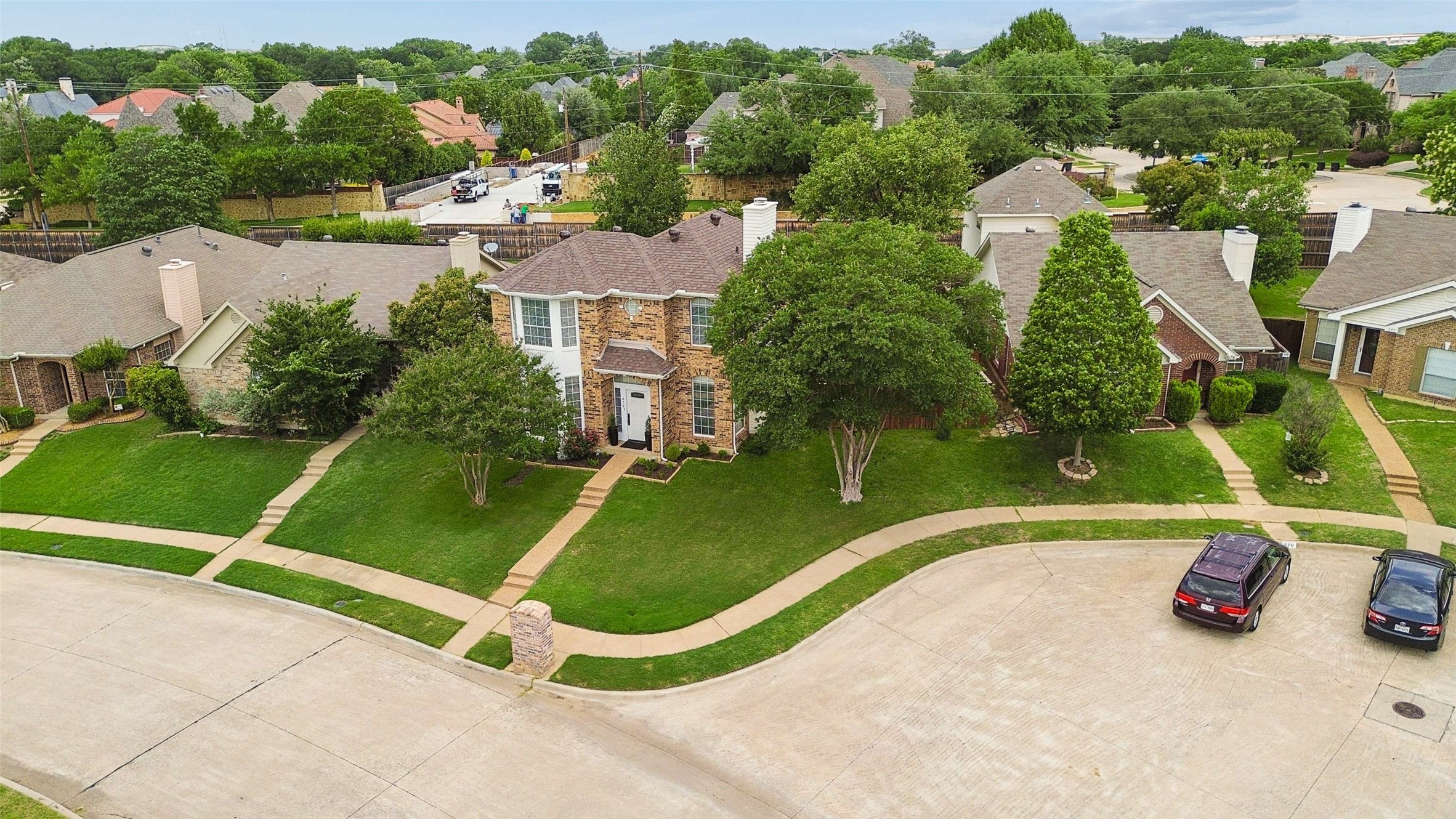 672 Raintree Circle