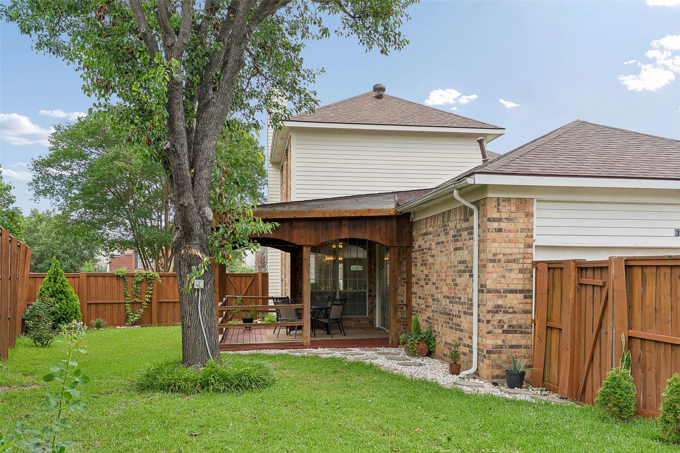 672 Raintree Circle