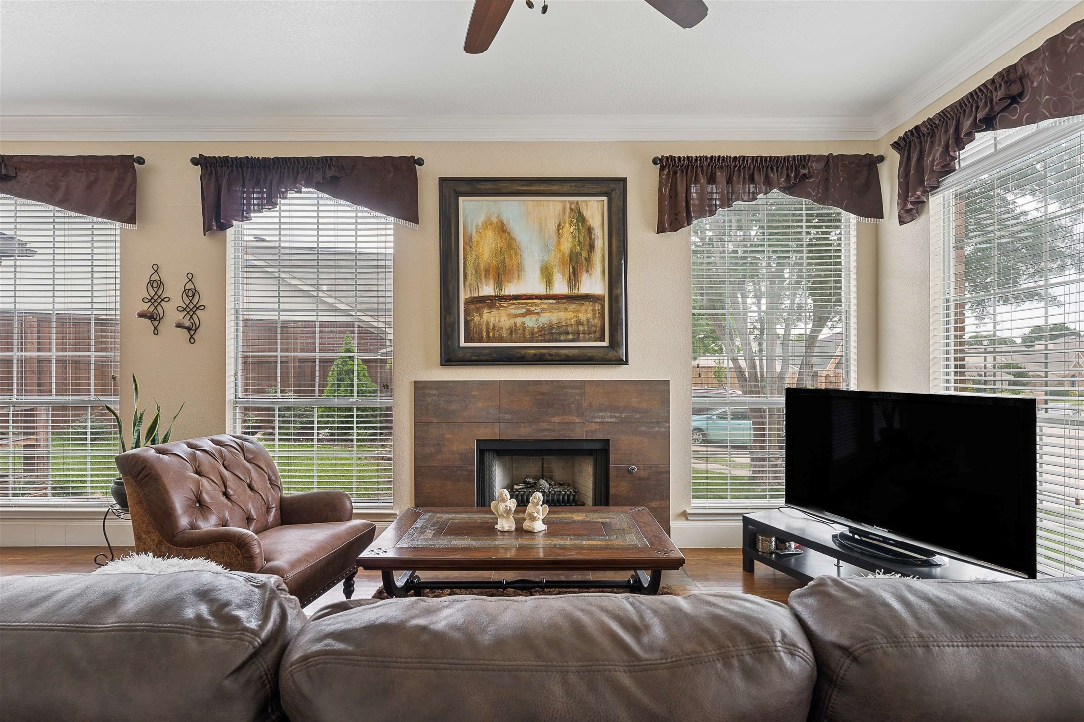 672 Raintree Circle