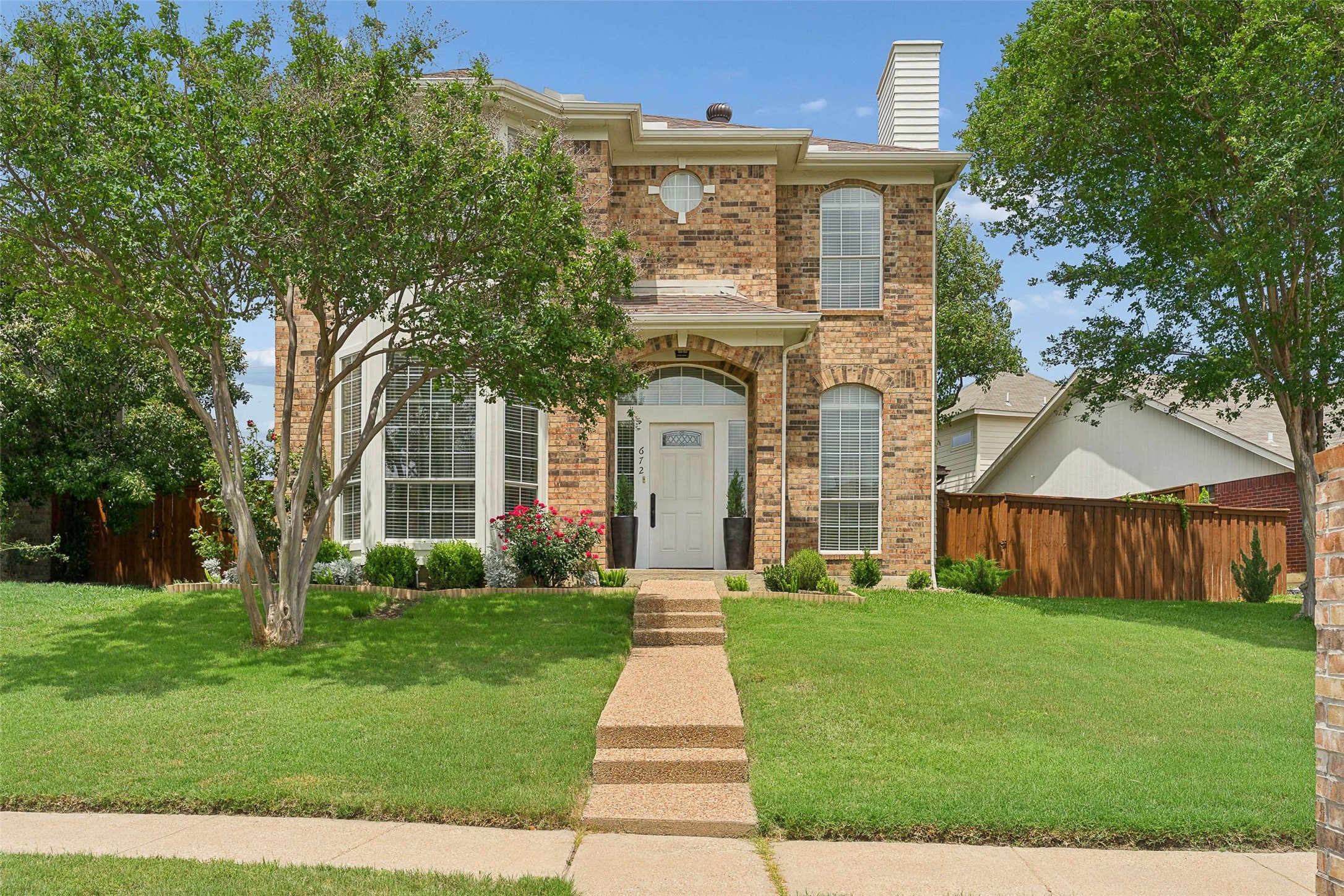 672 Raintree Circle