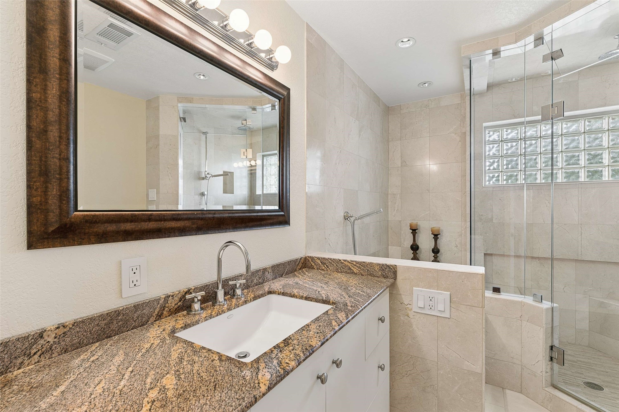 672 Raintree Circle