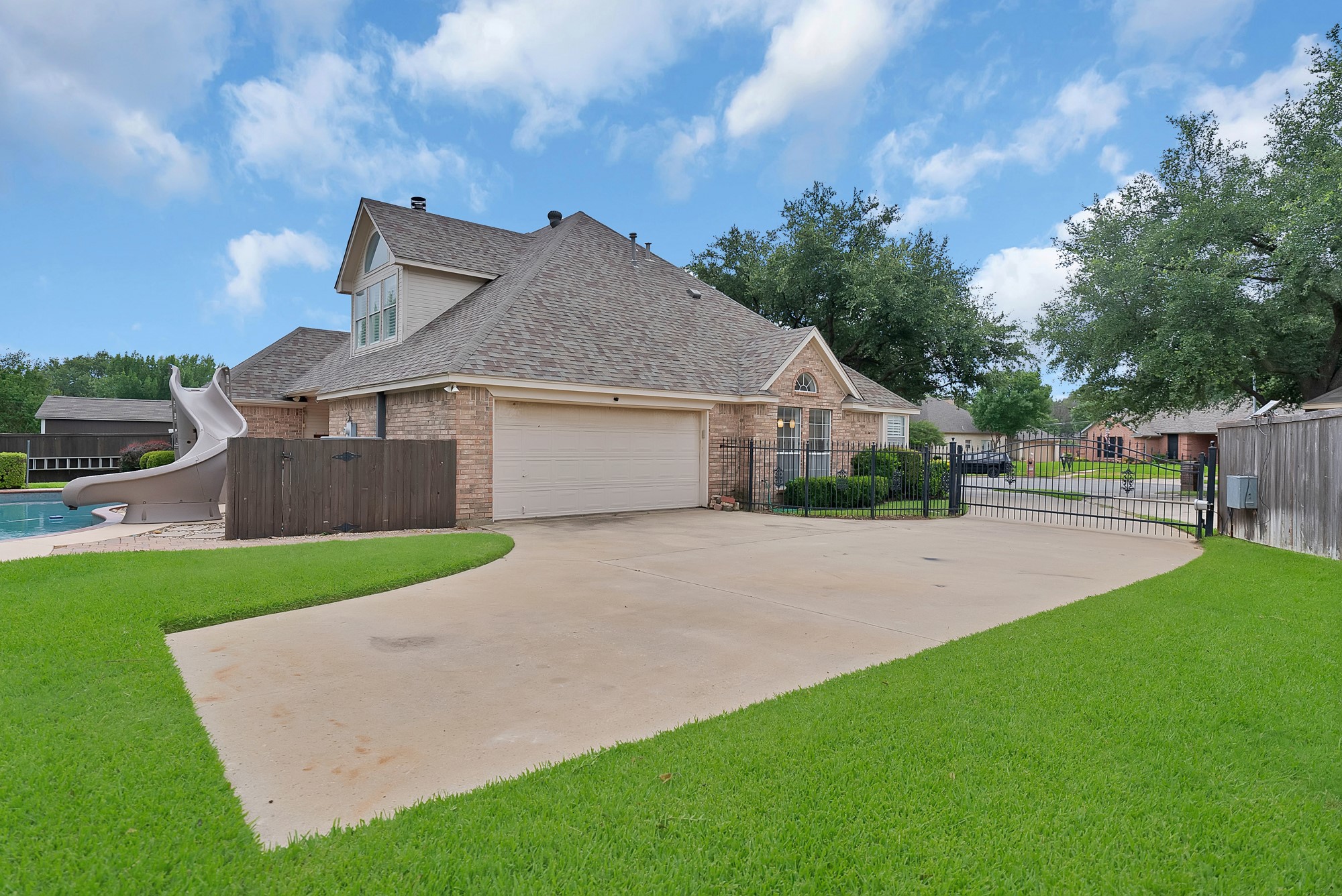 7605 Bridlewood Court