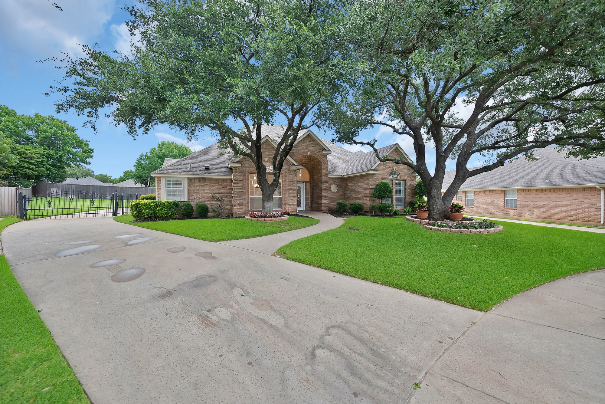 7605 Bridlewood Court
