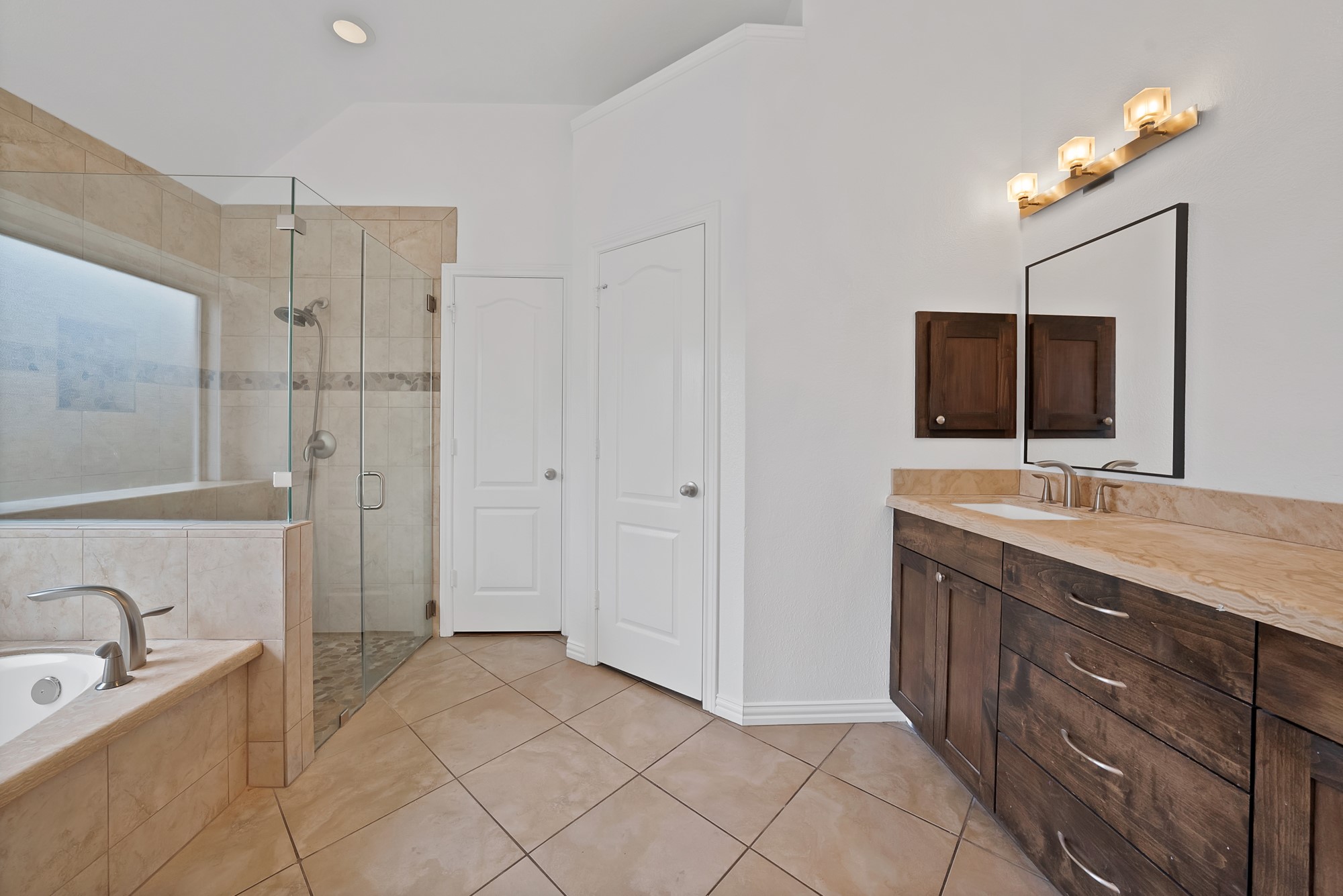 7605 Bridlewood Court