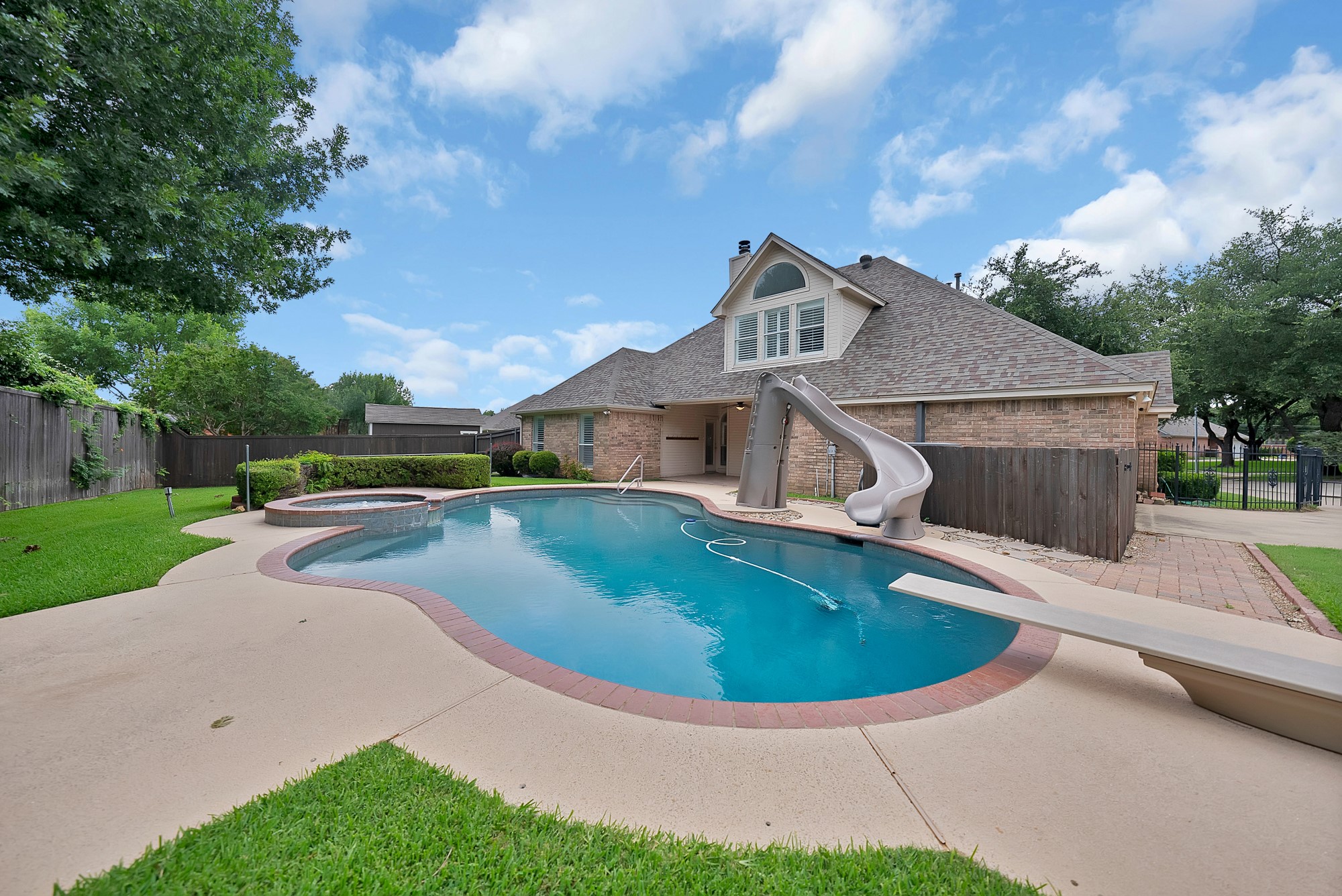 7605 Bridlewood Court