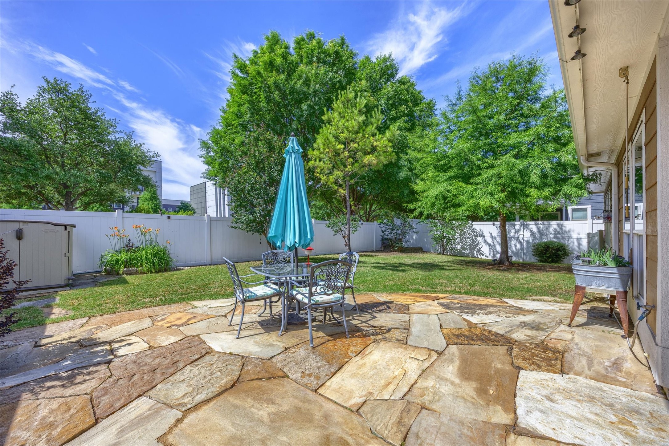 1812 Azalea Drive