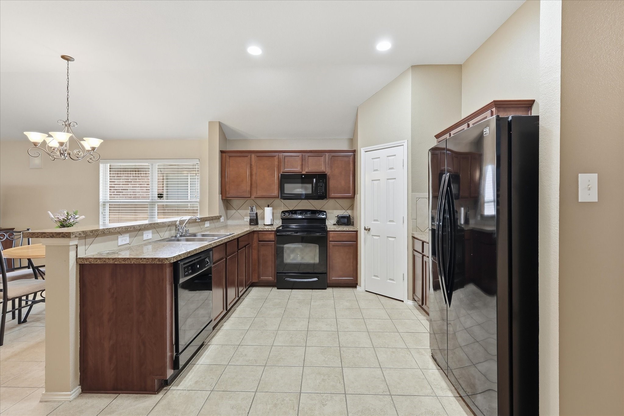 8845 Golden Sunset Trail