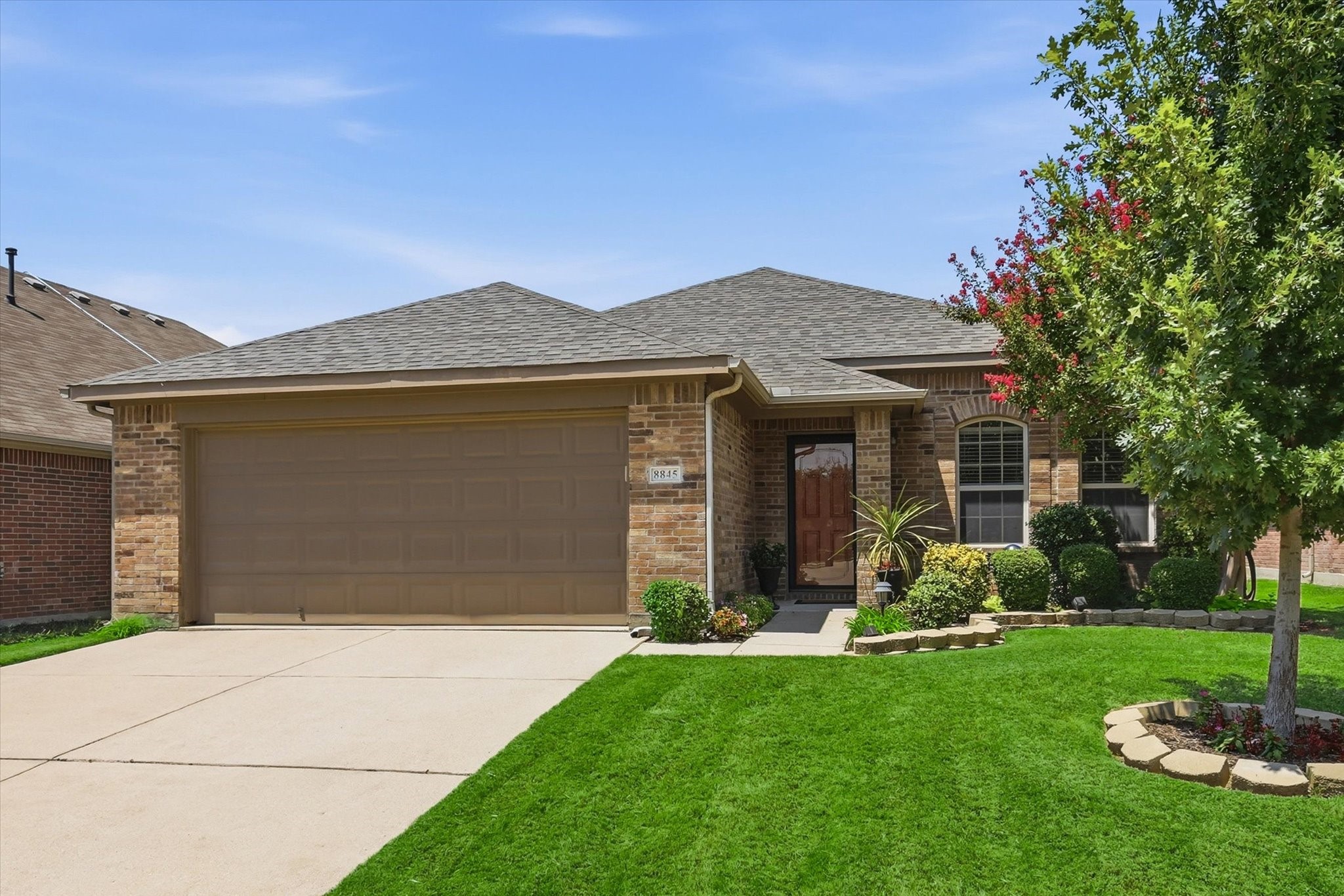 8845 Golden Sunset Trail